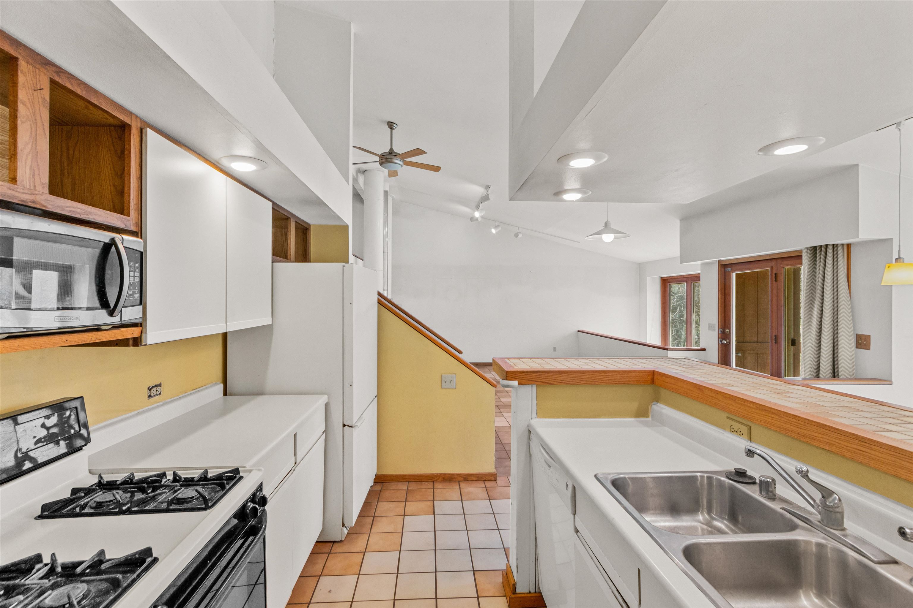 6984 COUNTRY BEAUTIFUL LANE, Stevens Point, Wisconsin 54482, 3 Bedrooms Bedrooms, ,2 BathroomsBathrooms,Residential,For Sale,6984 COUNTRY BEAUTIFUL LANE,22601611