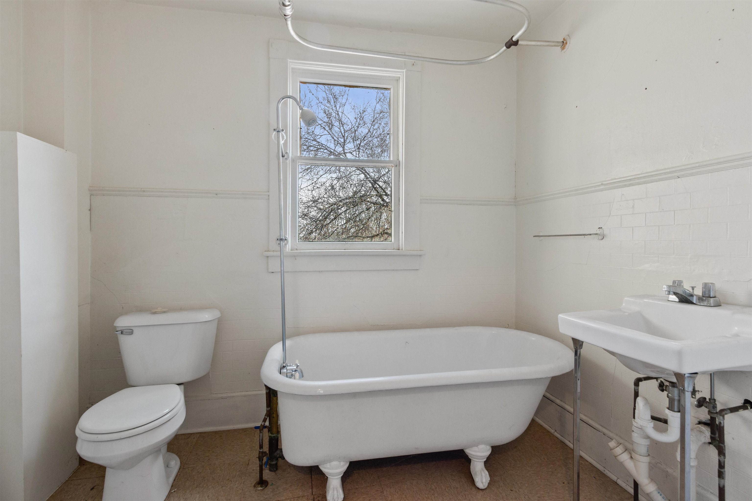 551 3RD STREET SOUTH, Wisconsin Rapids, Wisconsin 54494, 4 Bedrooms Bedrooms, ,4 BathroomsBathrooms,Residential,For Sale,551 3RD STREET SOUTH,22601616