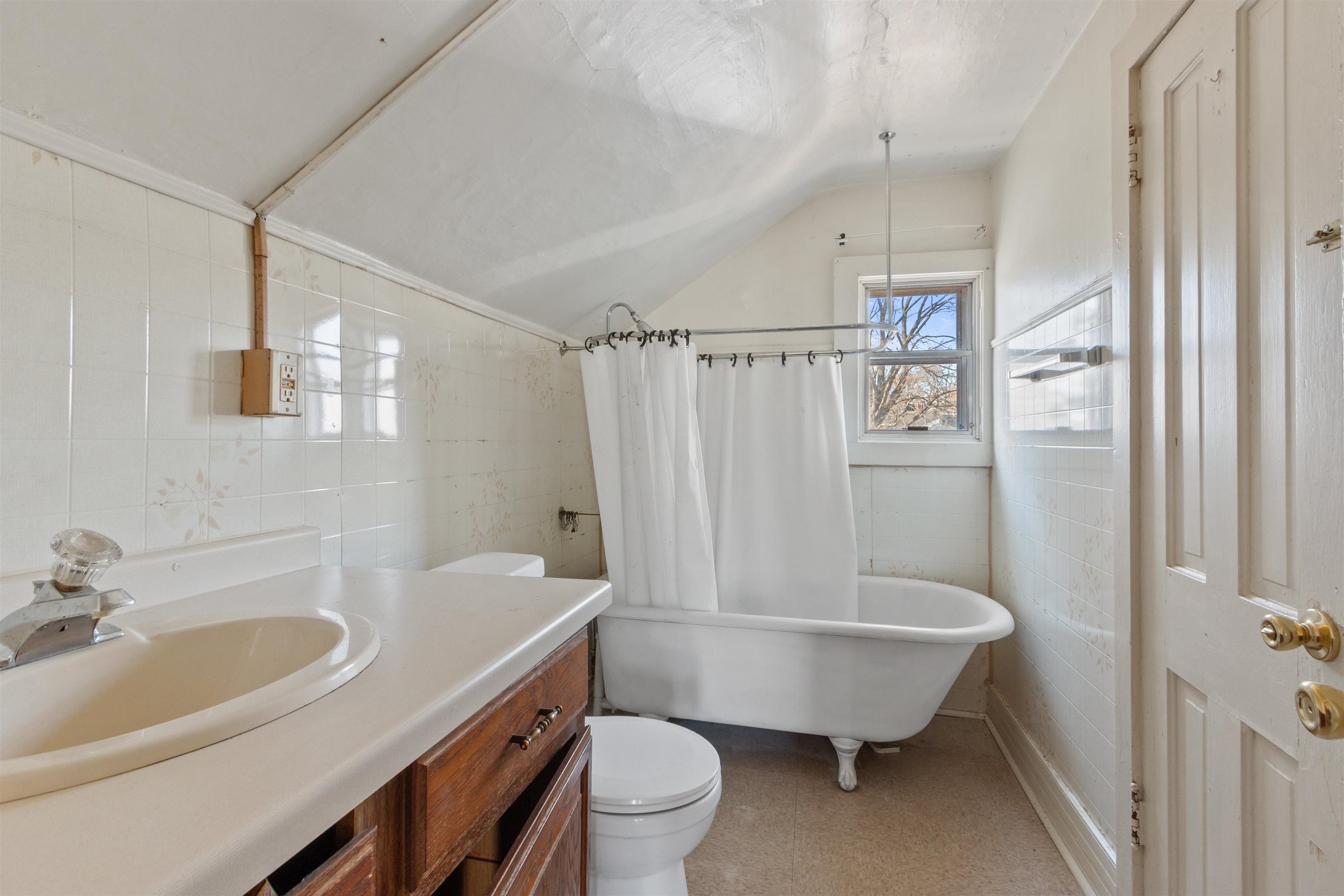 551 3RD STREET SOUTH, Wisconsin Rapids, Wisconsin 54494, 4 Bedrooms Bedrooms, ,4 BathroomsBathrooms,Residential,For Sale,551 3RD STREET SOUTH,22601616