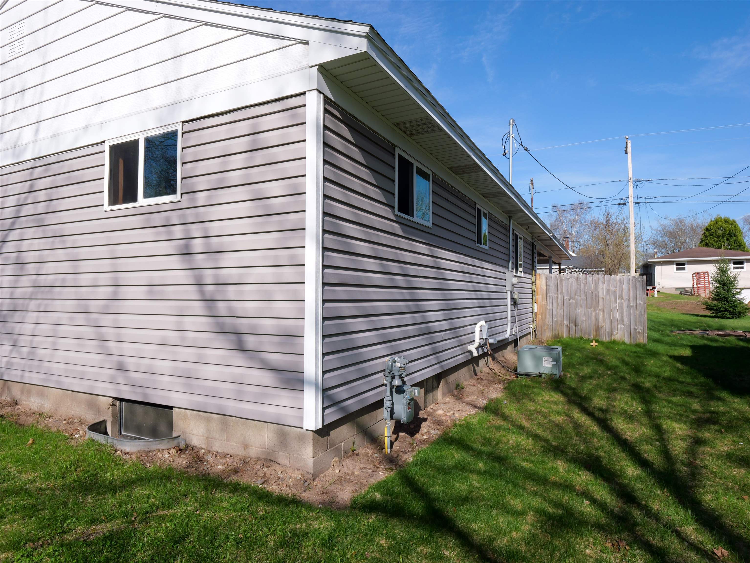 913 W STROWBRIDGE STREET, Wausau, Wisconsin 54401, 3 Bedrooms Bedrooms, ,1 BathroomBathrooms,Residential,For Sale,913 W STROWBRIDGE STREET,22601617