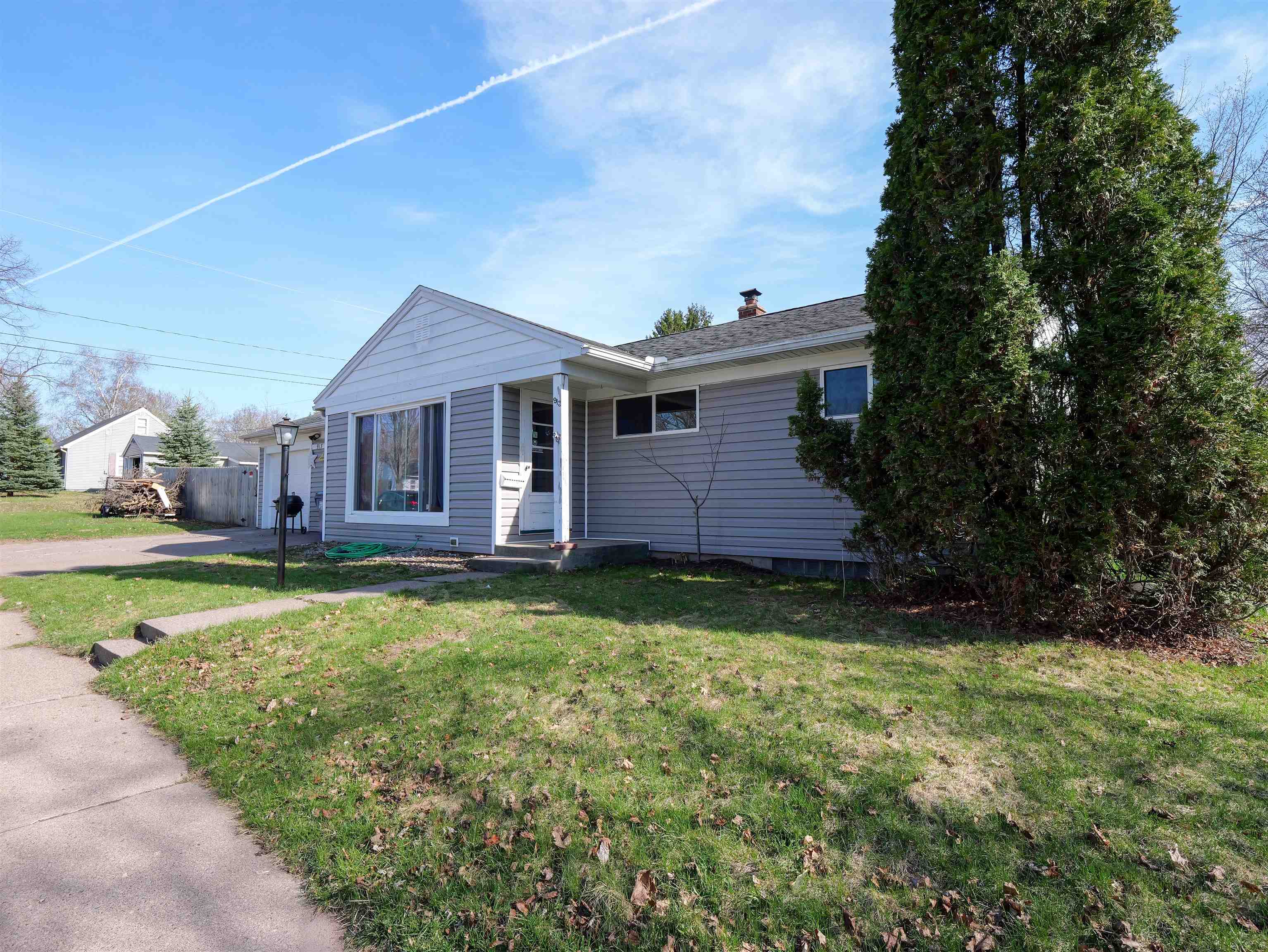 913 W STROWBRIDGE STREET, Wausau, Wisconsin 54401, 3 Bedrooms Bedrooms, ,1 BathroomBathrooms,Residential,For Sale,913 W STROWBRIDGE STREET,22601617