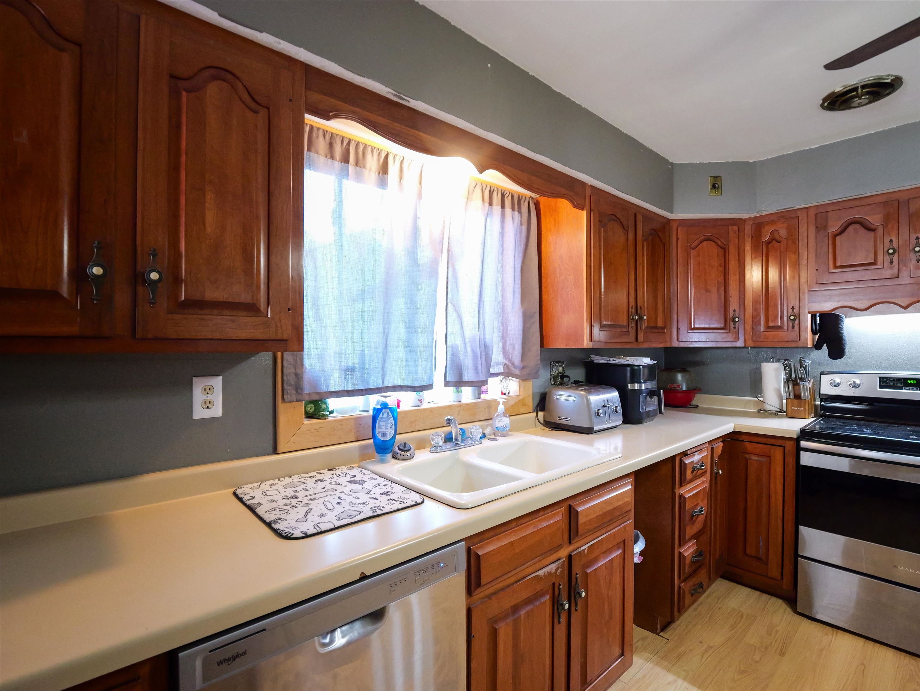 913 W STROWBRIDGE STREET, Wausau, Wisconsin 54401, 3 Bedrooms Bedrooms, ,1 BathroomBathrooms,Residential,For Sale,913 W STROWBRIDGE STREET,22601617