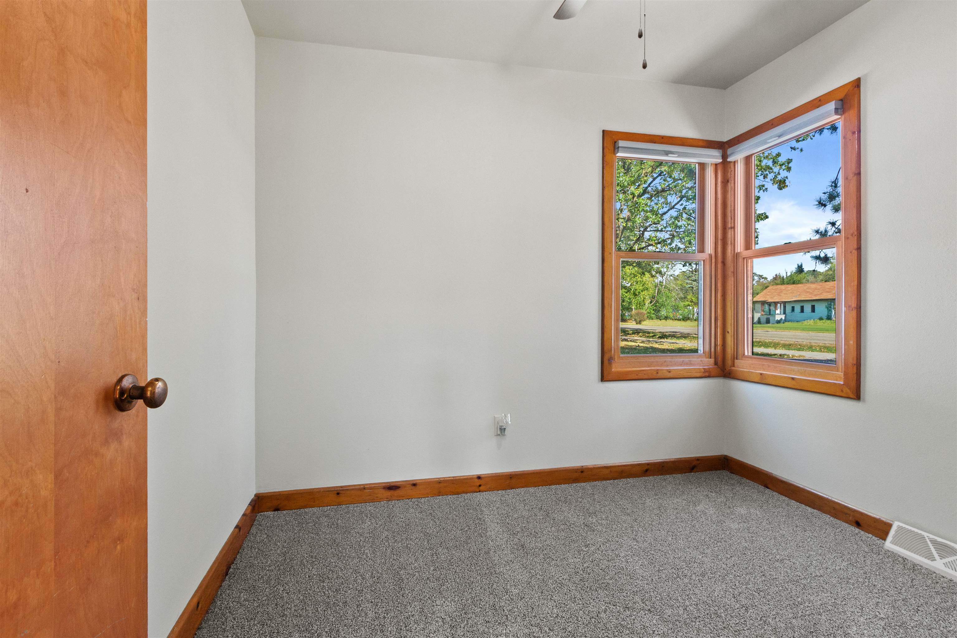 2581 WASHINGTON AVENUE, Plover, Wisconsin 54467, 2 Bedrooms Bedrooms, ,1 BathroomBathrooms,Residential,For Sale,2581 WASHINGTON AVENUE,22601637