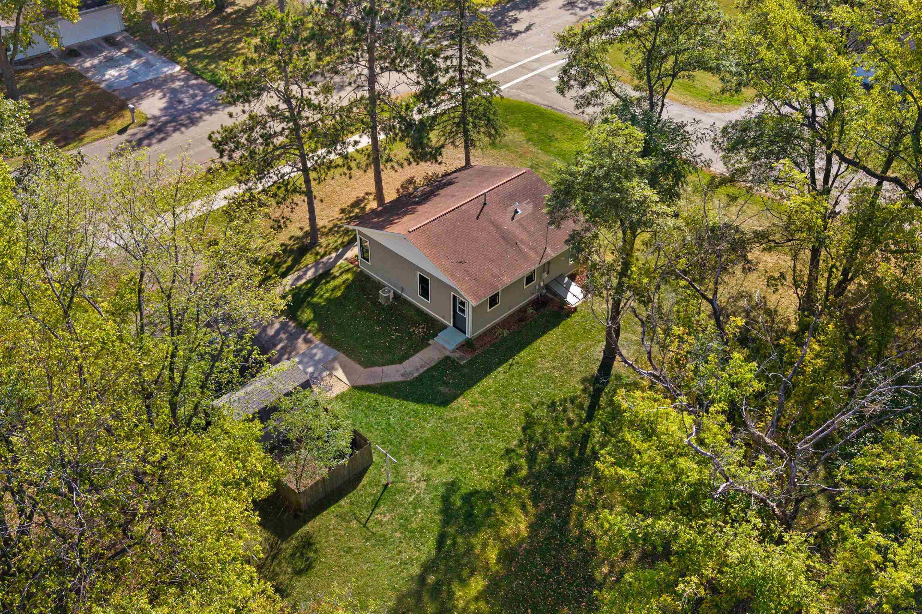 2581 WASHINGTON AVENUE, Plover, Wisconsin 54467, 2 Bedrooms Bedrooms, ,1 BathroomBathrooms,Residential,For Sale,2581 WASHINGTON AVENUE,22601637