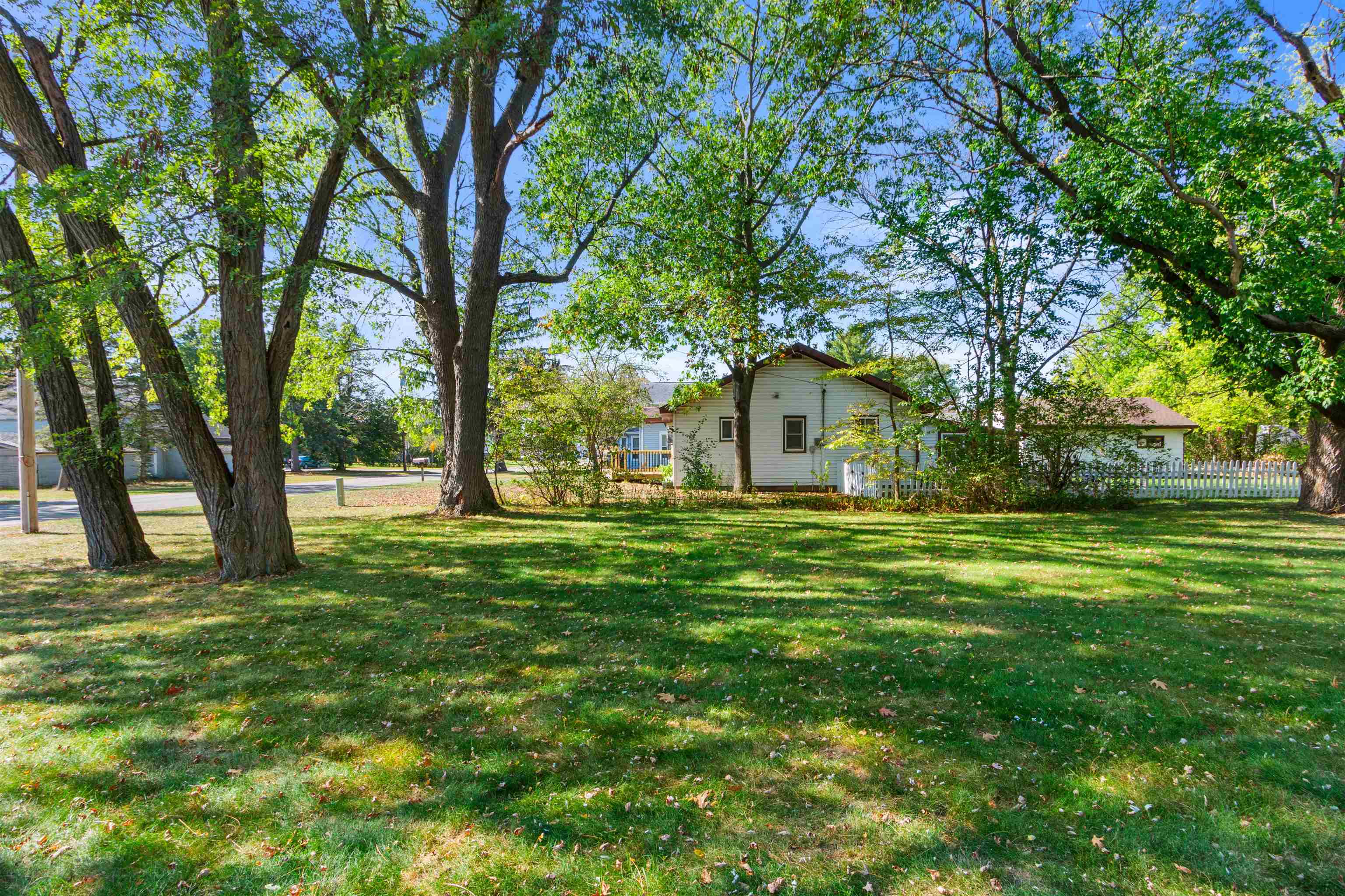 2581 WASHINGTON AVENUE, Plover, Wisconsin 54467, 2 Bedrooms Bedrooms, ,1 BathroomBathrooms,Residential,For Sale,2581 WASHINGTON AVENUE,22601637