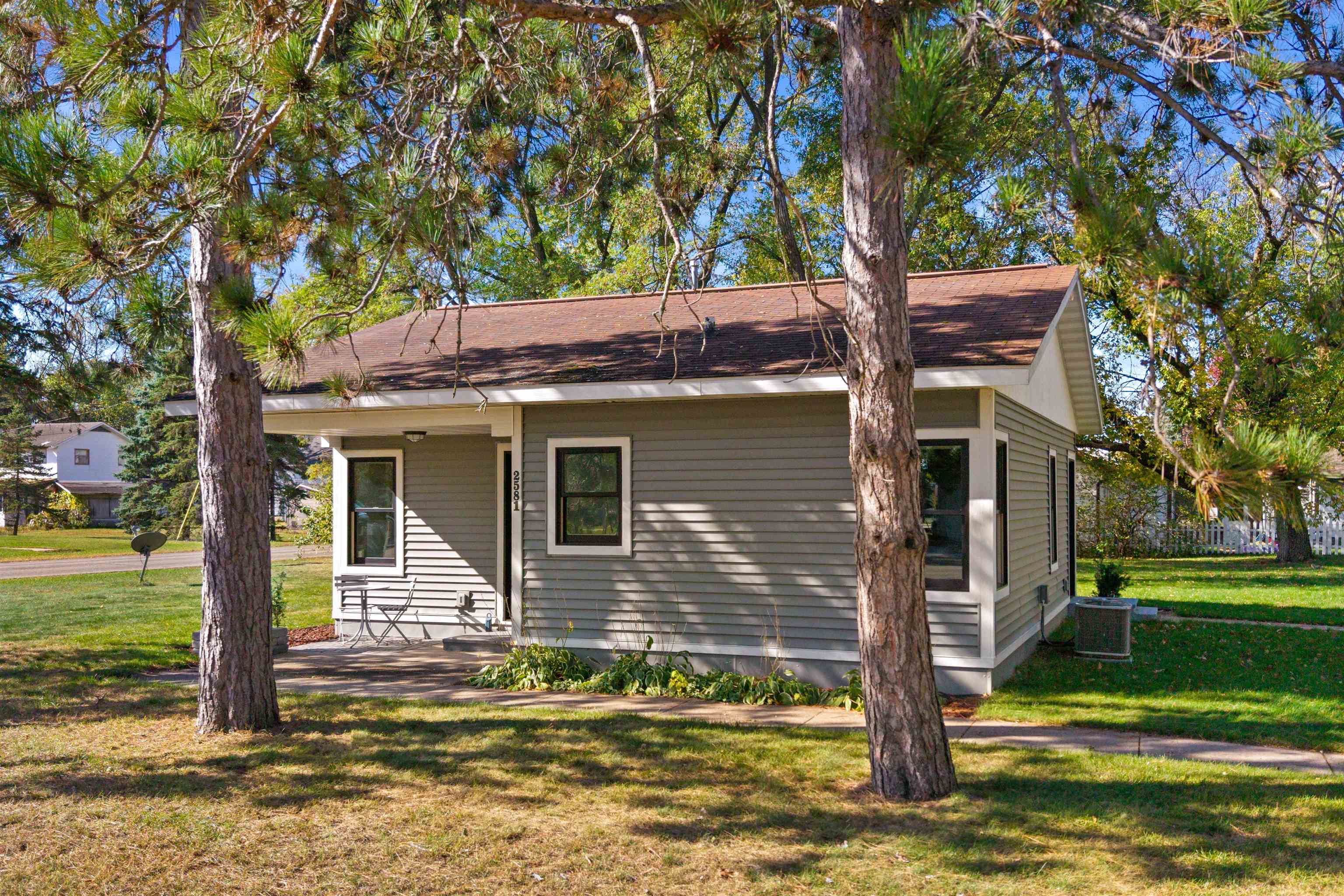 2581 WASHINGTON AVENUE, Plover, Wisconsin 54467, 2 Bedrooms Bedrooms, ,1 BathroomBathrooms,Residential,For Sale,2581 WASHINGTON AVENUE,22601637