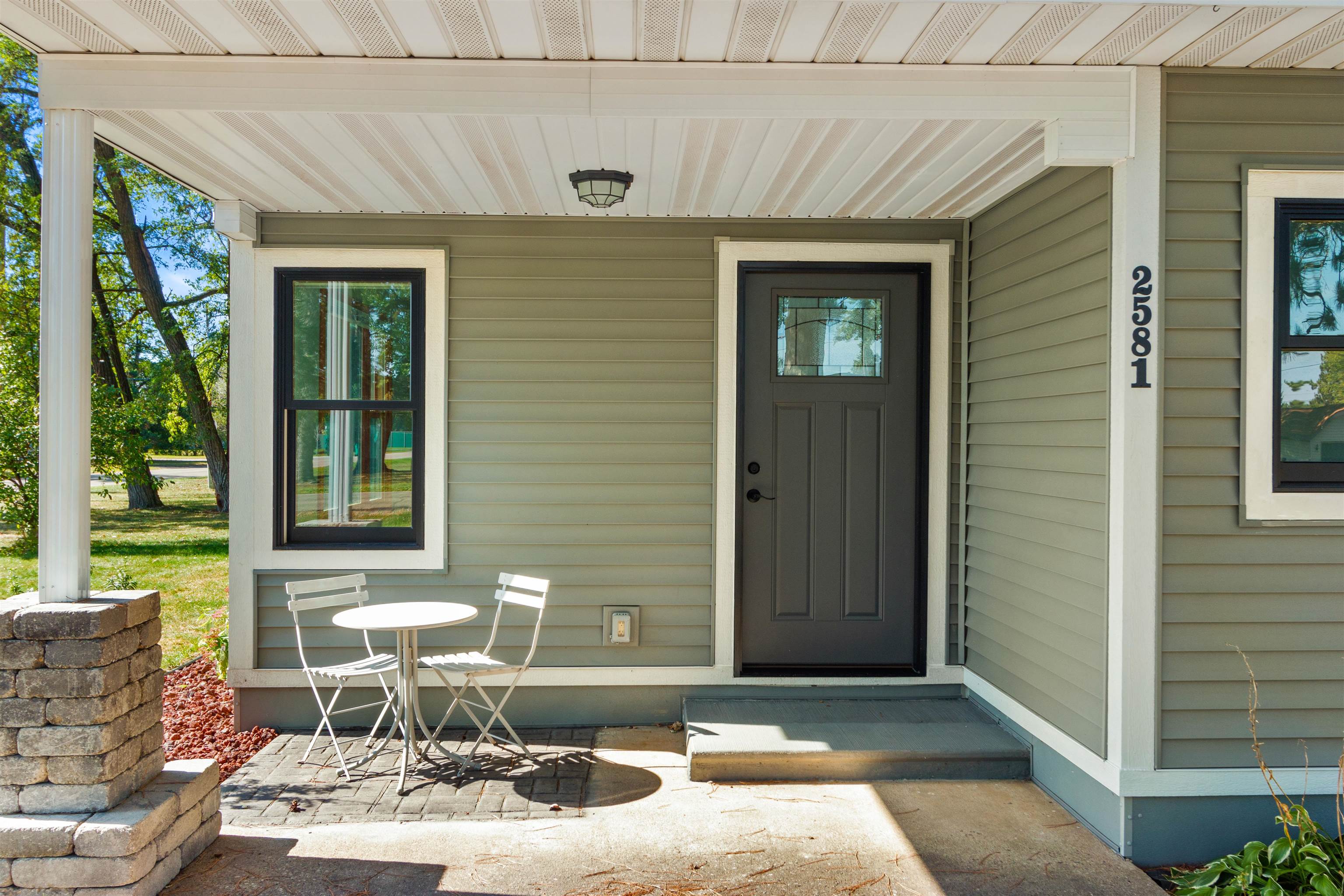 2581 WASHINGTON AVENUE, Plover, Wisconsin 54467, 2 Bedrooms Bedrooms, ,1 BathroomBathrooms,Residential,For Sale,2581 WASHINGTON AVENUE,22601637