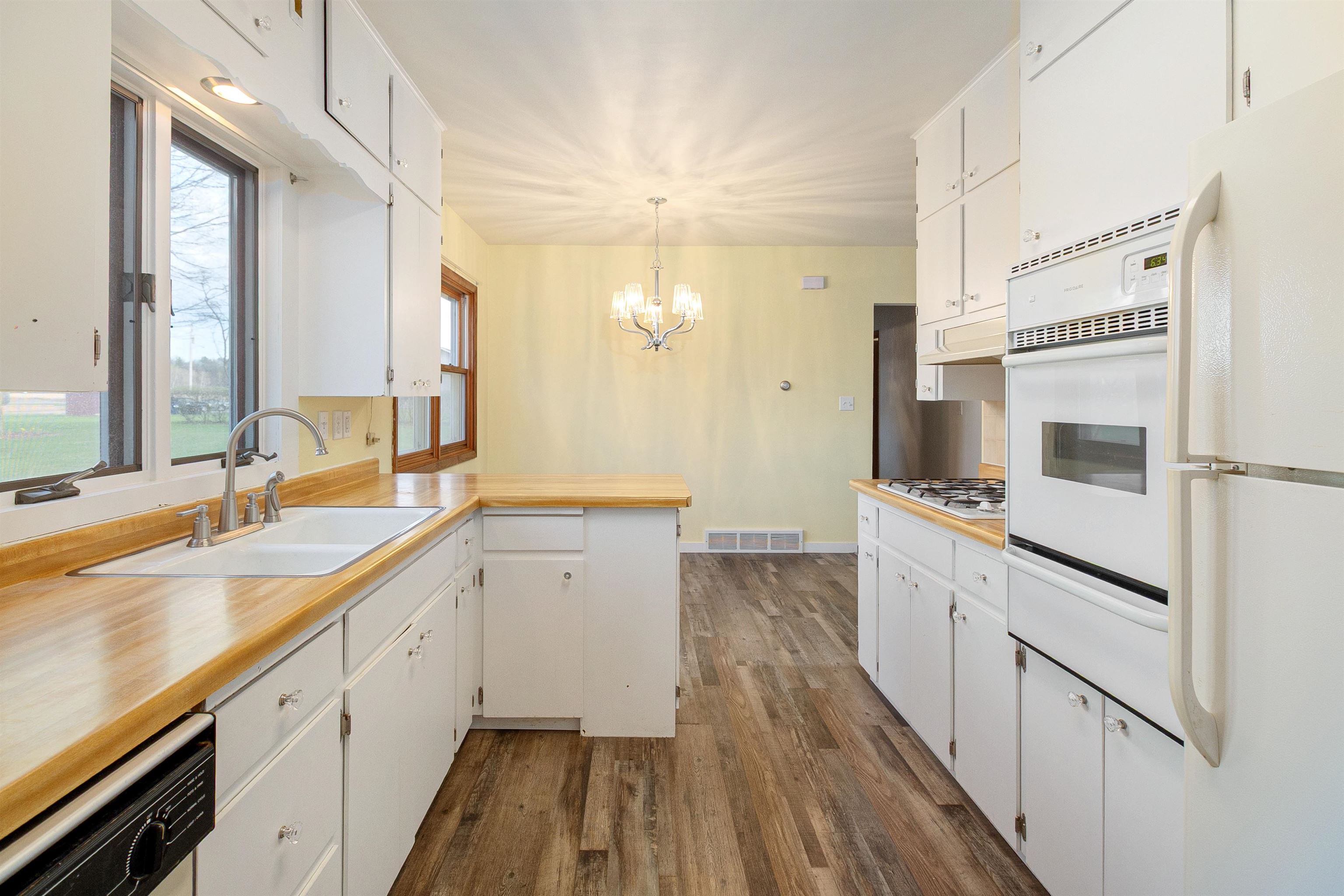 108 JONES AVENUE, Hatley, Wisconsin 54440, 3 Bedrooms Bedrooms, ,1 BathroomBathrooms,Residential,For Sale,108 JONES AVENUE,22601640