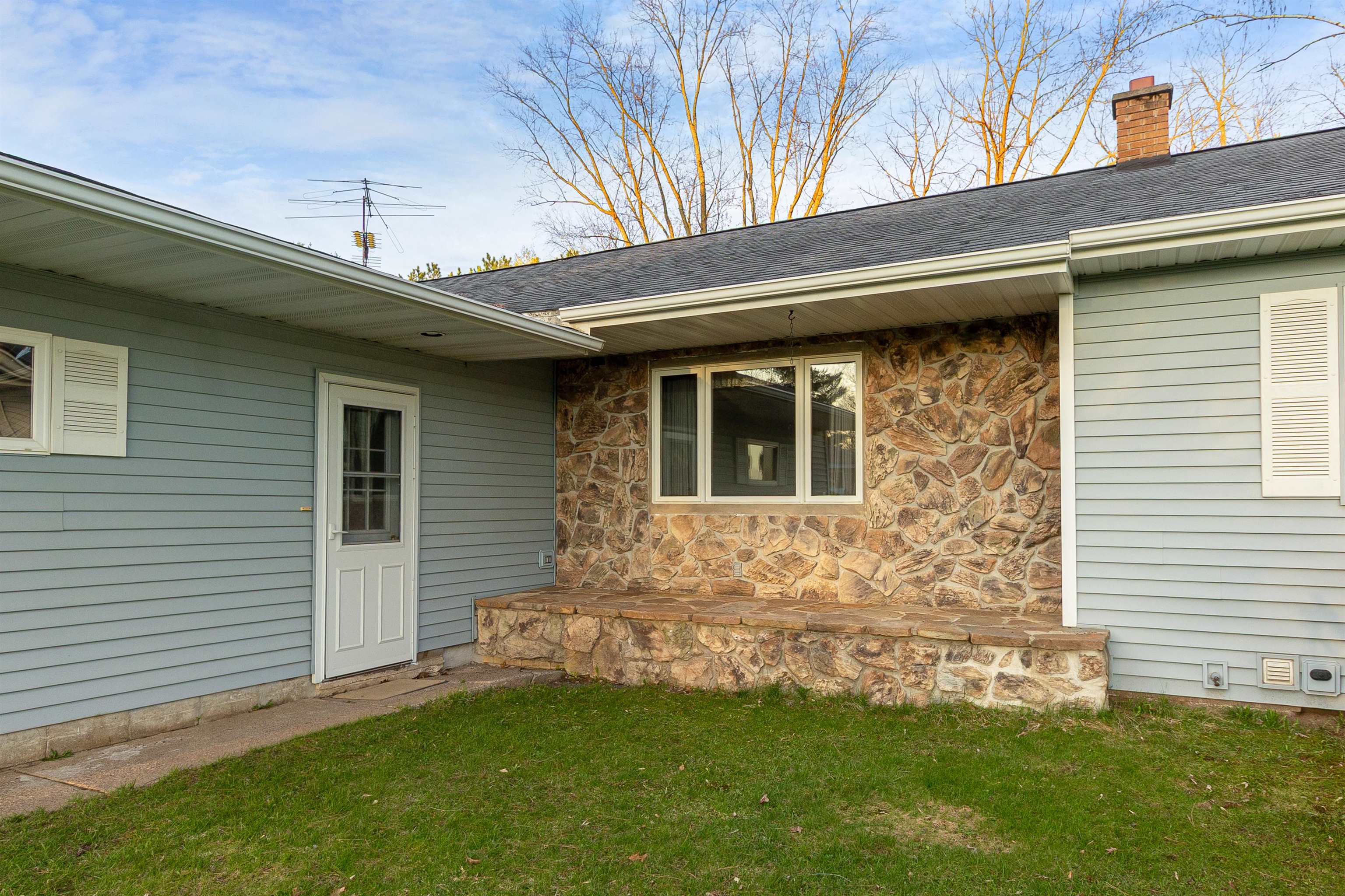 108 JONES AVENUE, Hatley, Wisconsin 54440, 3 Bedrooms Bedrooms, ,1 BathroomBathrooms,Residential,For Sale,108 JONES AVENUE,22601640