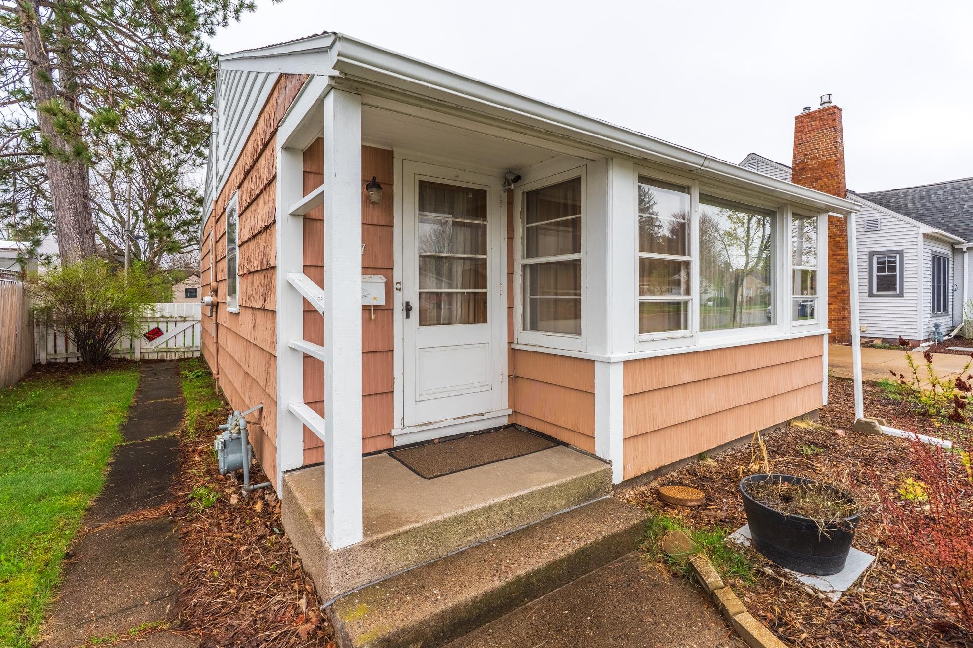 107 KENT STREET, Wausau, Wisconsin 54403, 2 Bedrooms Bedrooms, ,1 BathroomBathrooms,Residential,For Sale,107 KENT STREET,22601652