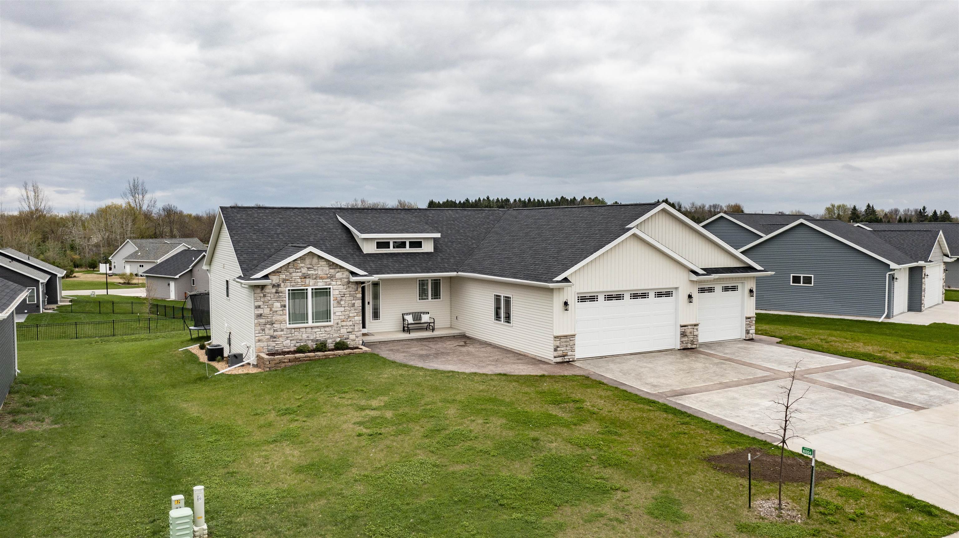 N1004 FALLON LANE, GREENVILLE, Wisconsin 54942, 4 Bedrooms Bedrooms, ,2 BathroomsBathrooms,Residential,For Sale,N1004 FALLON LANE,22601653