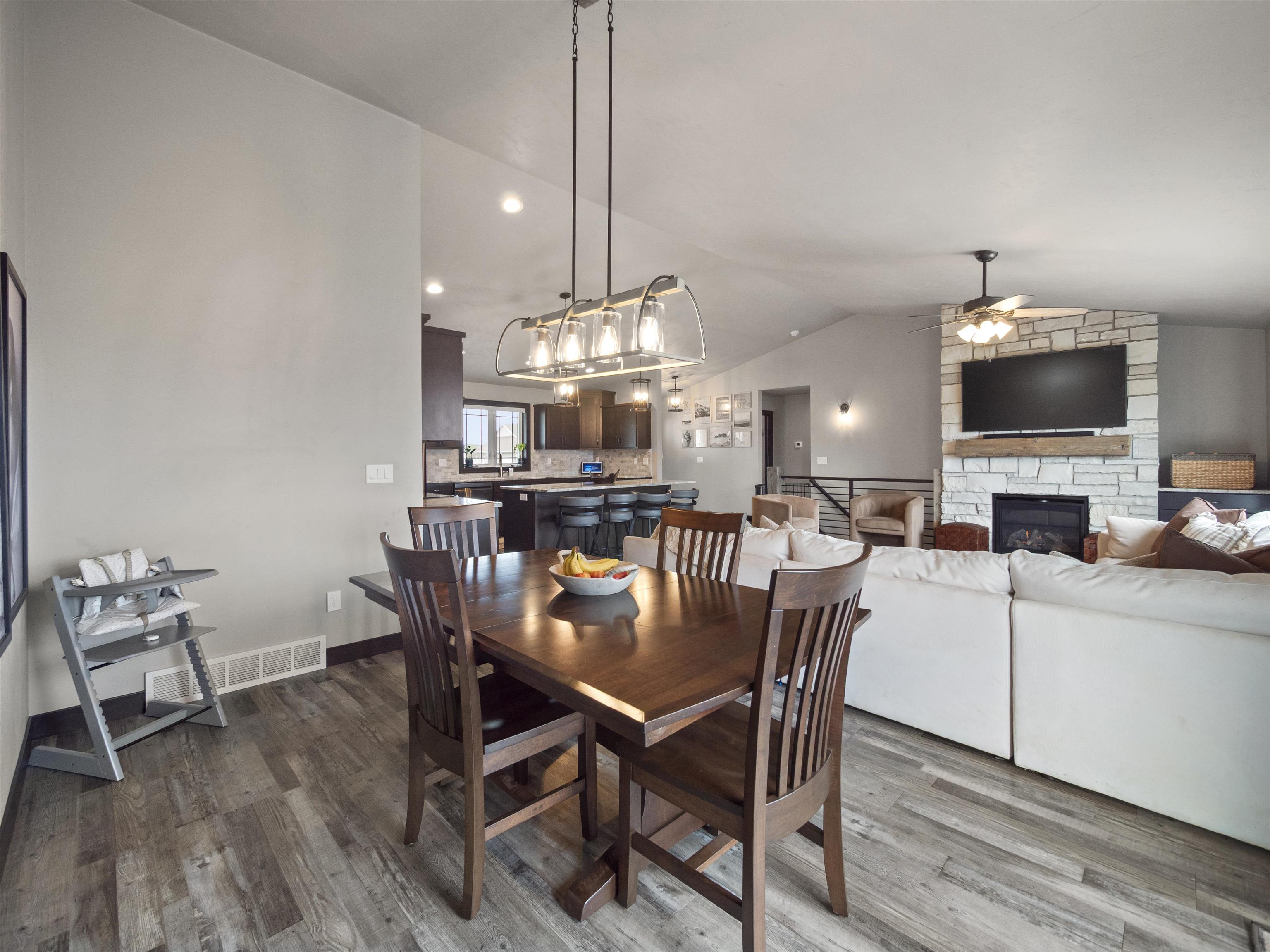 N1004 FALLON LANE, GREENVILLE, Wisconsin 54942, 4 Bedrooms Bedrooms, ,2 BathroomsBathrooms,Residential,For Sale,N1004 FALLON LANE,22601653