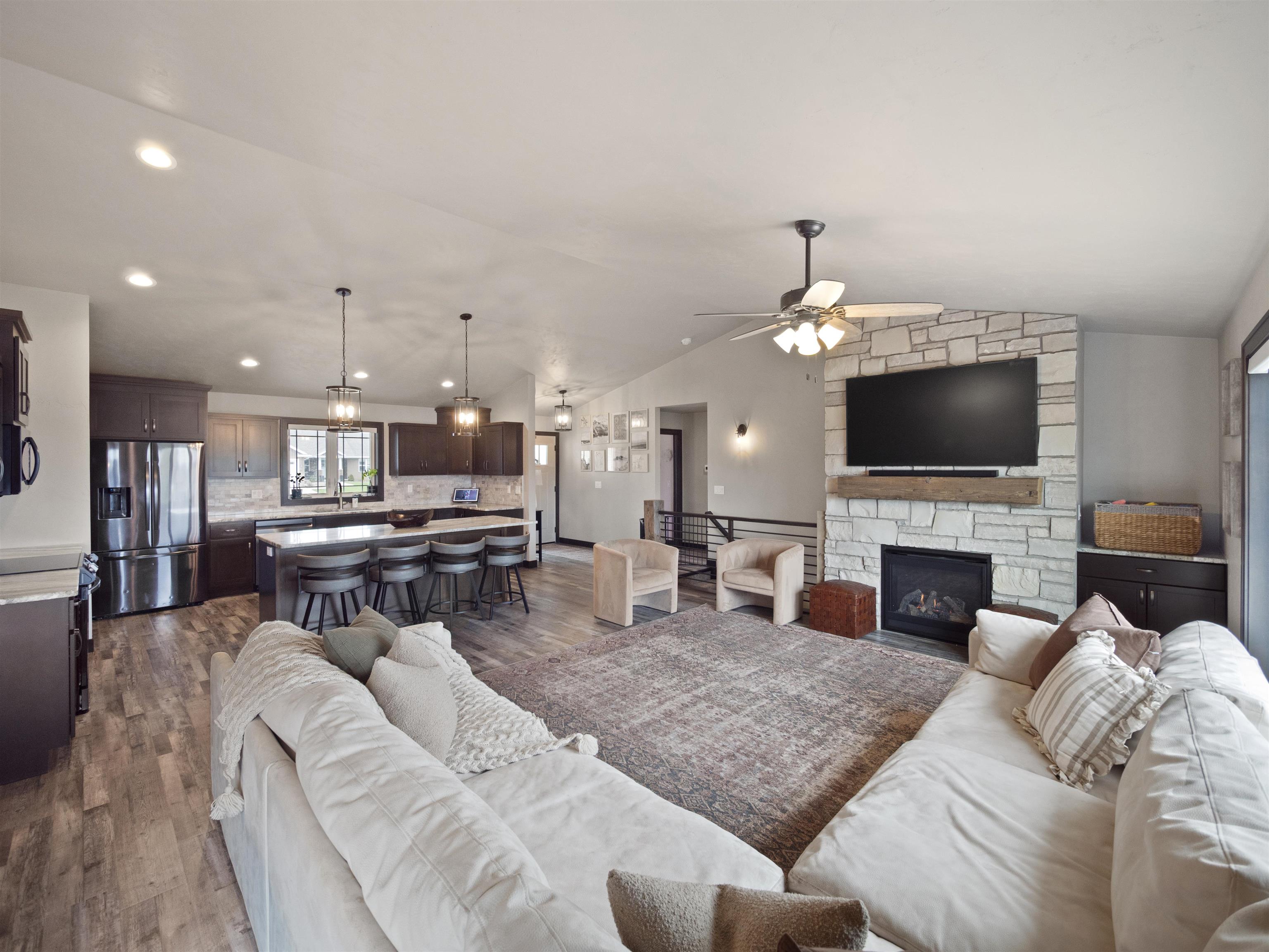 N1004 FALLON LANE, GREENVILLE, Wisconsin 54942, 4 Bedrooms Bedrooms, ,2 BathroomsBathrooms,Residential,For Sale,N1004 FALLON LANE,22601653