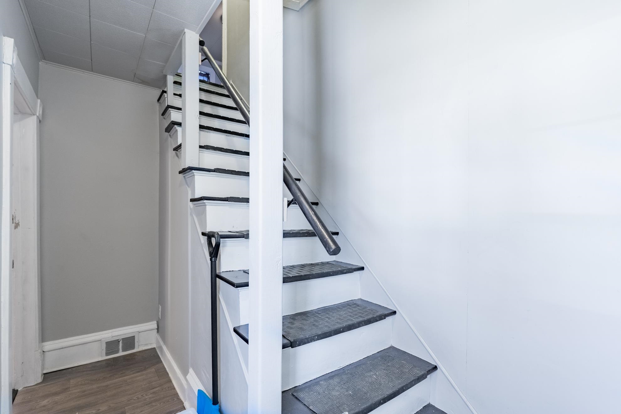 225 N 4TH AVENUE, Wausau, Wisconsin 54401, 2 Bedrooms Bedrooms, ,1 BathroomBathrooms,Multi-family,For Sale,225 N 4TH AVENUE,22601654