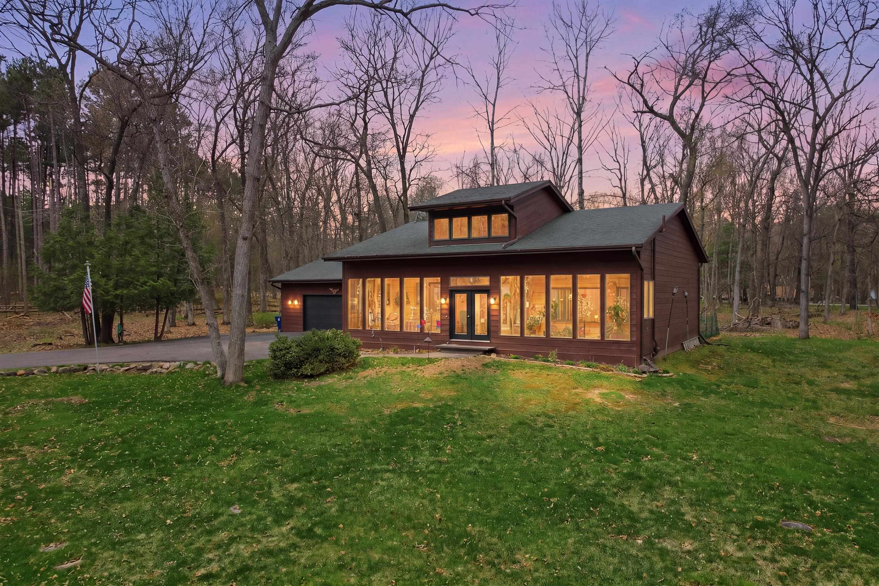 E2425 LAMPLIGHTER LANE, Waupaca, Wisconsin 54981, 3 Bedrooms Bedrooms, ,2 BathroomsBathrooms,Residential,For Sale,E2425 LAMPLIGHTER LANE,22601656