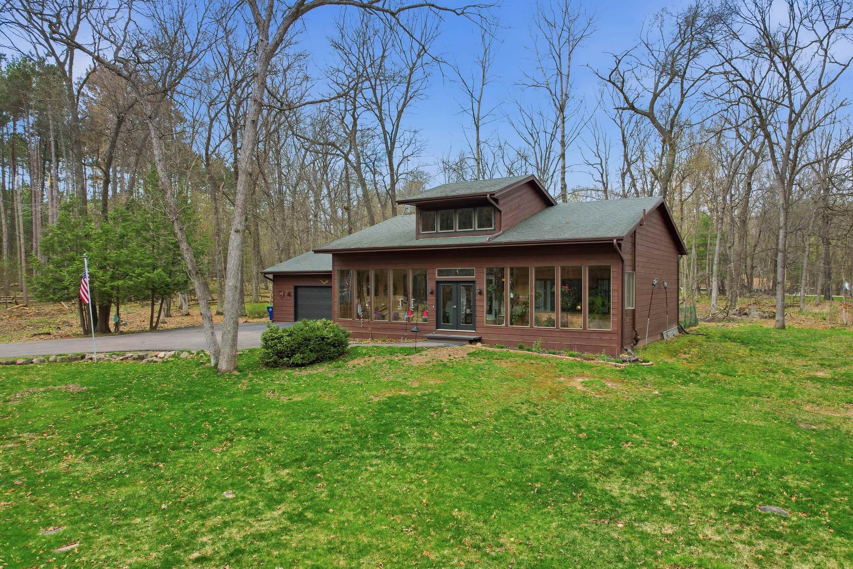 E2425 LAMPLIGHTER LANE, Waupaca, Wisconsin 54981, 3 Bedrooms Bedrooms, ,2 BathroomsBathrooms,Residential,For Sale,E2425 LAMPLIGHTER LANE,22601656