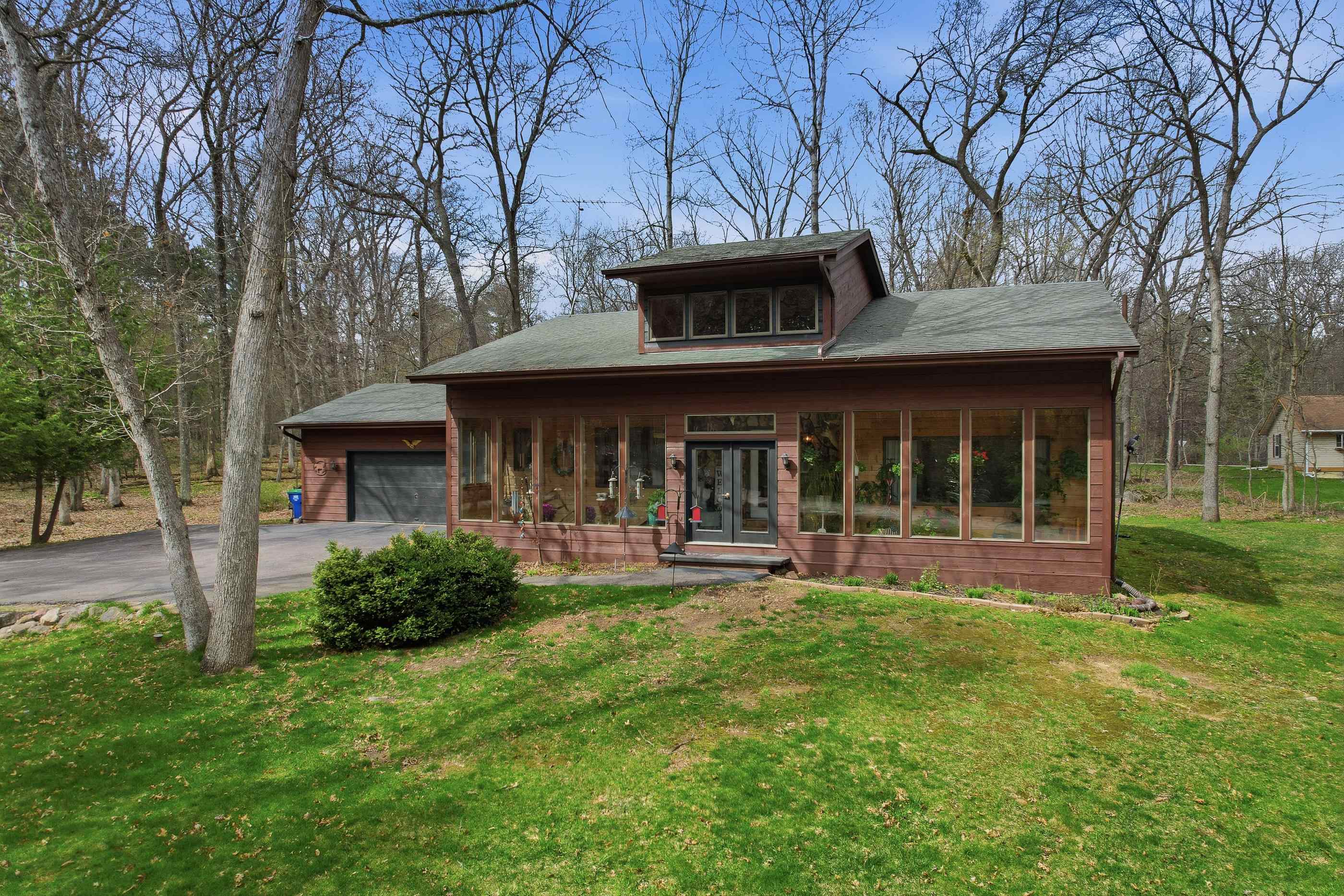 E2425 LAMPLIGHTER LANE, Waupaca, Wisconsin 54981, 3 Bedrooms Bedrooms, ,2 BathroomsBathrooms,Residential,For Sale,E2425 LAMPLIGHTER LANE,22601656