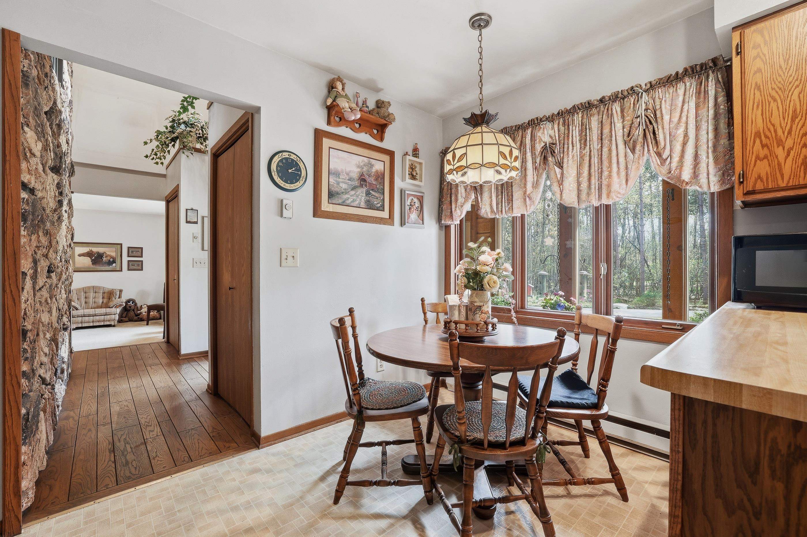 E2425 LAMPLIGHTER LANE, Waupaca, Wisconsin 54981, 3 Bedrooms Bedrooms, ,2 BathroomsBathrooms,Residential,For Sale,E2425 LAMPLIGHTER LANE,22601656