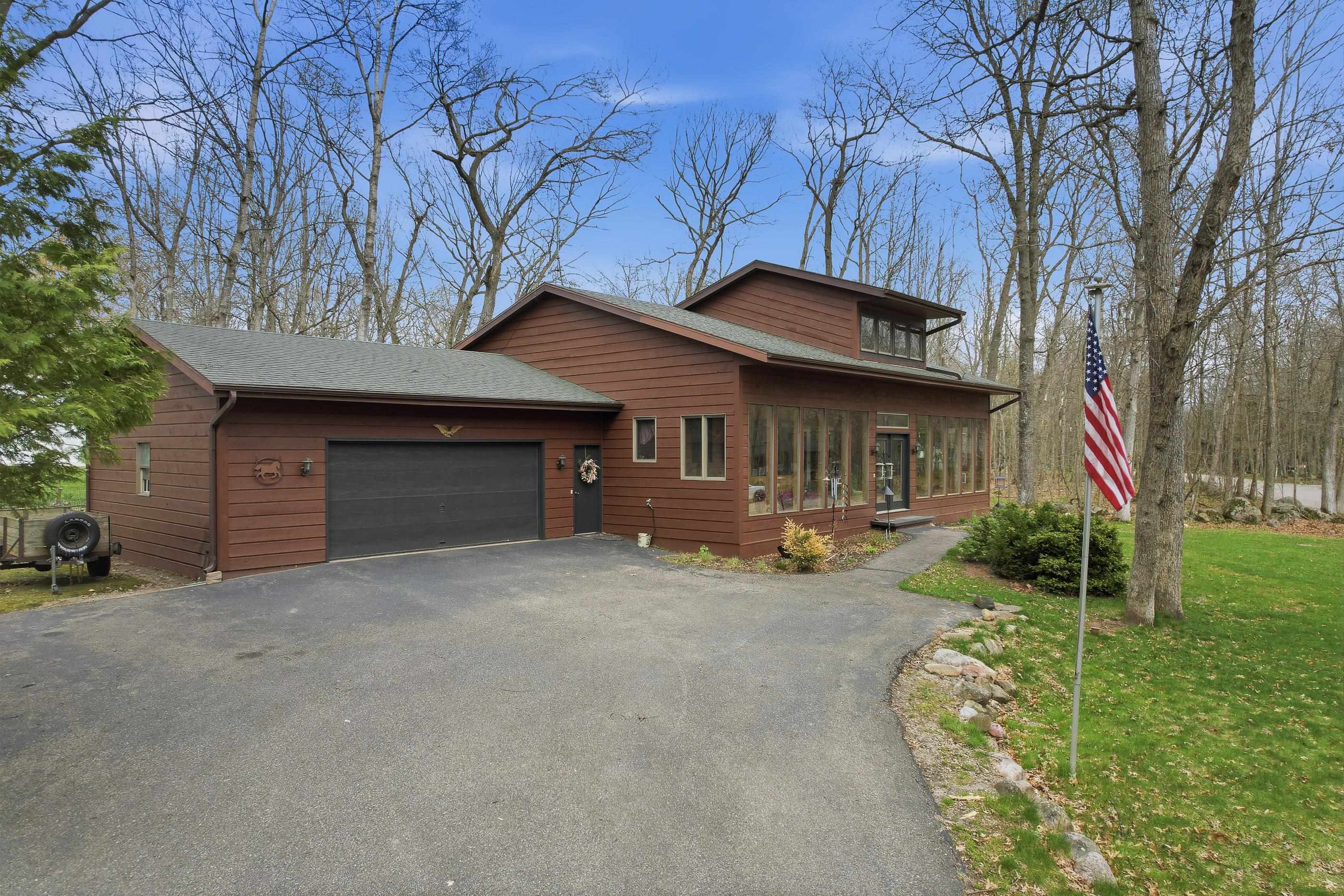 E2425 LAMPLIGHTER LANE, Waupaca, Wisconsin 54981, 3 Bedrooms Bedrooms, ,2 BathroomsBathrooms,Residential,For Sale,E2425 LAMPLIGHTER LANE,22601656