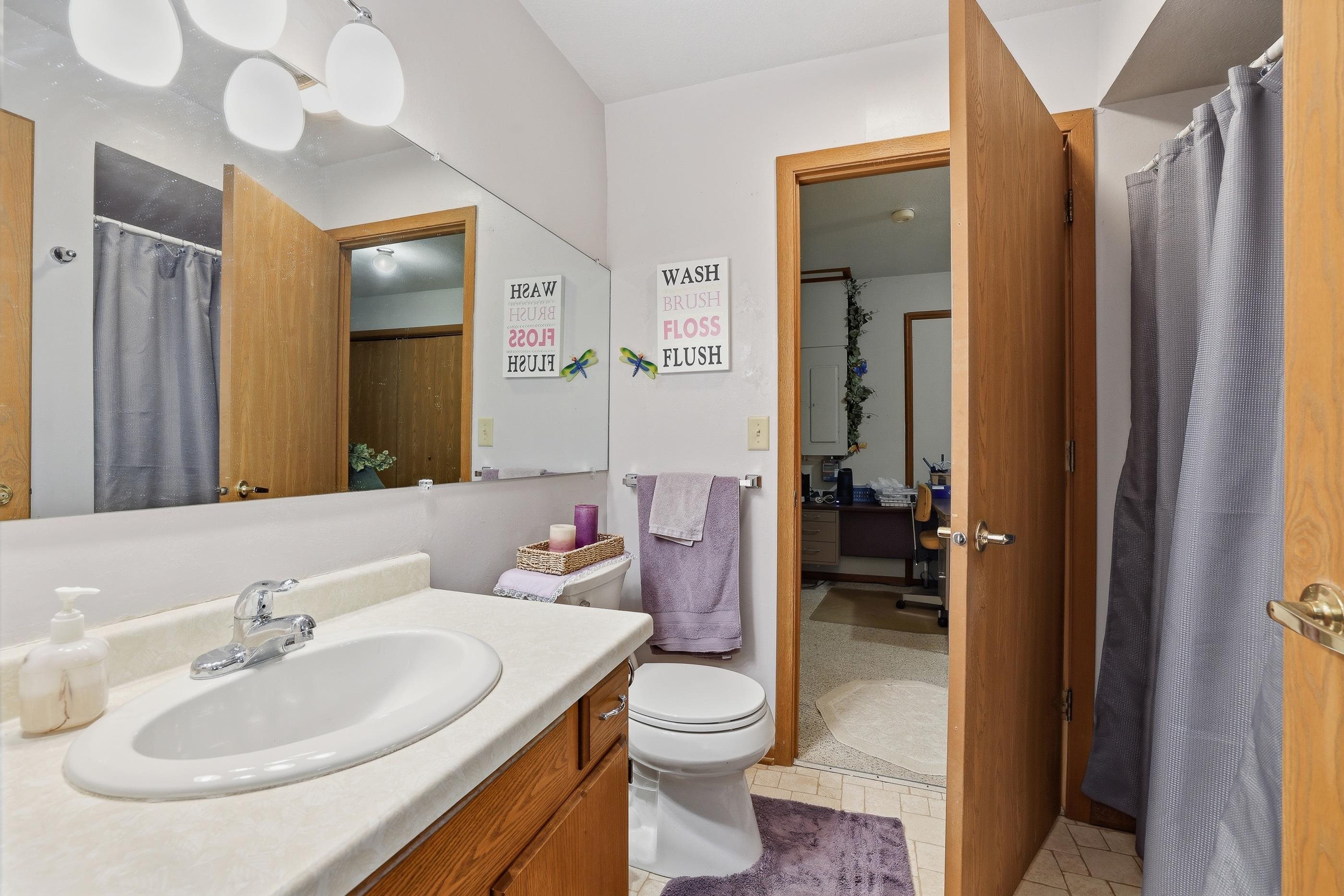 E2425 LAMPLIGHTER LANE, Waupaca, Wisconsin 54981, 3 Bedrooms Bedrooms, ,2 BathroomsBathrooms,Residential,For Sale,E2425 LAMPLIGHTER LANE,22601656