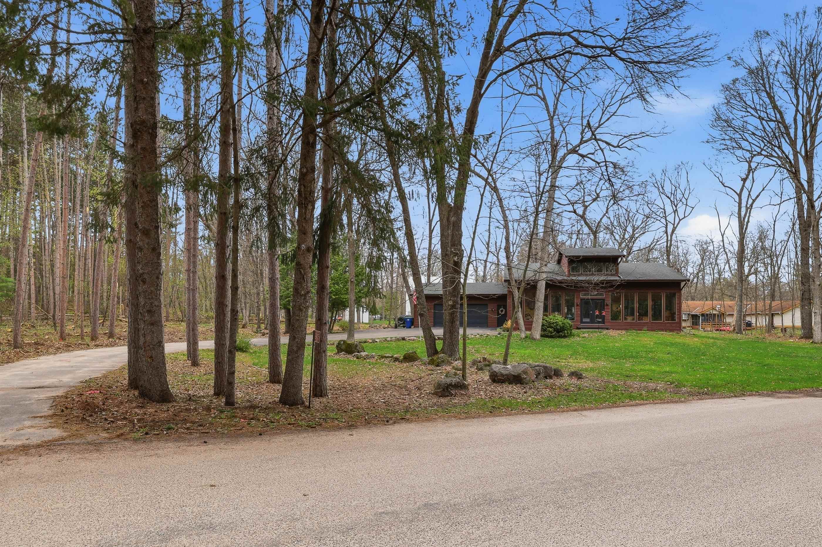 E2425 LAMPLIGHTER LANE, Waupaca, Wisconsin 54981, 3 Bedrooms Bedrooms, ,2 BathroomsBathrooms,Residential,For Sale,E2425 LAMPLIGHTER LANE,22601656