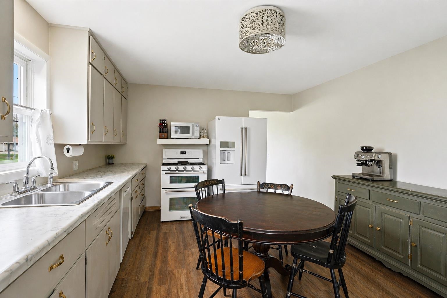 11186 MAIN STREET, Hewitt, Wisconsin 54441, 3 Bedrooms Bedrooms, ,1 BathroomBathrooms,Residential,For Sale,11186 MAIN STREET,22601663