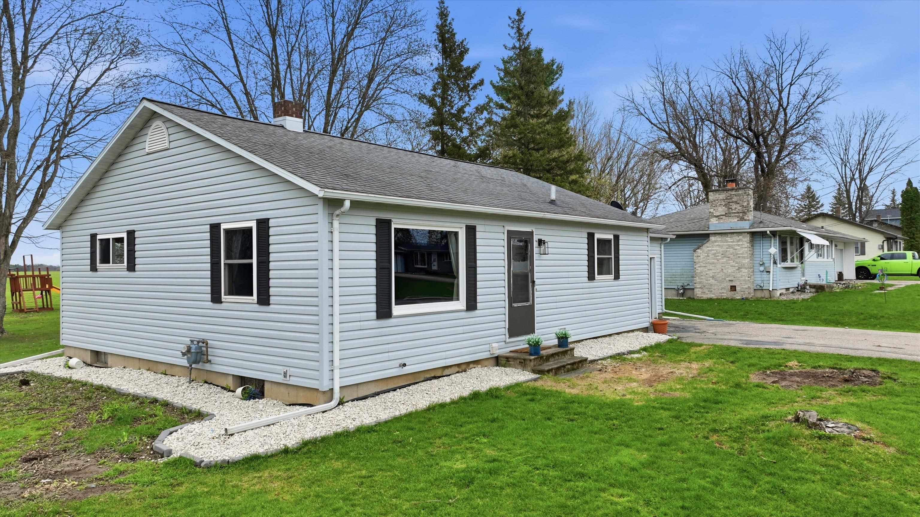 11186 MAIN STREET, Hewitt, Wisconsin 54441, 3 Bedrooms Bedrooms, ,1 BathroomBathrooms,Residential,For Sale,11186 MAIN STREET,22601663