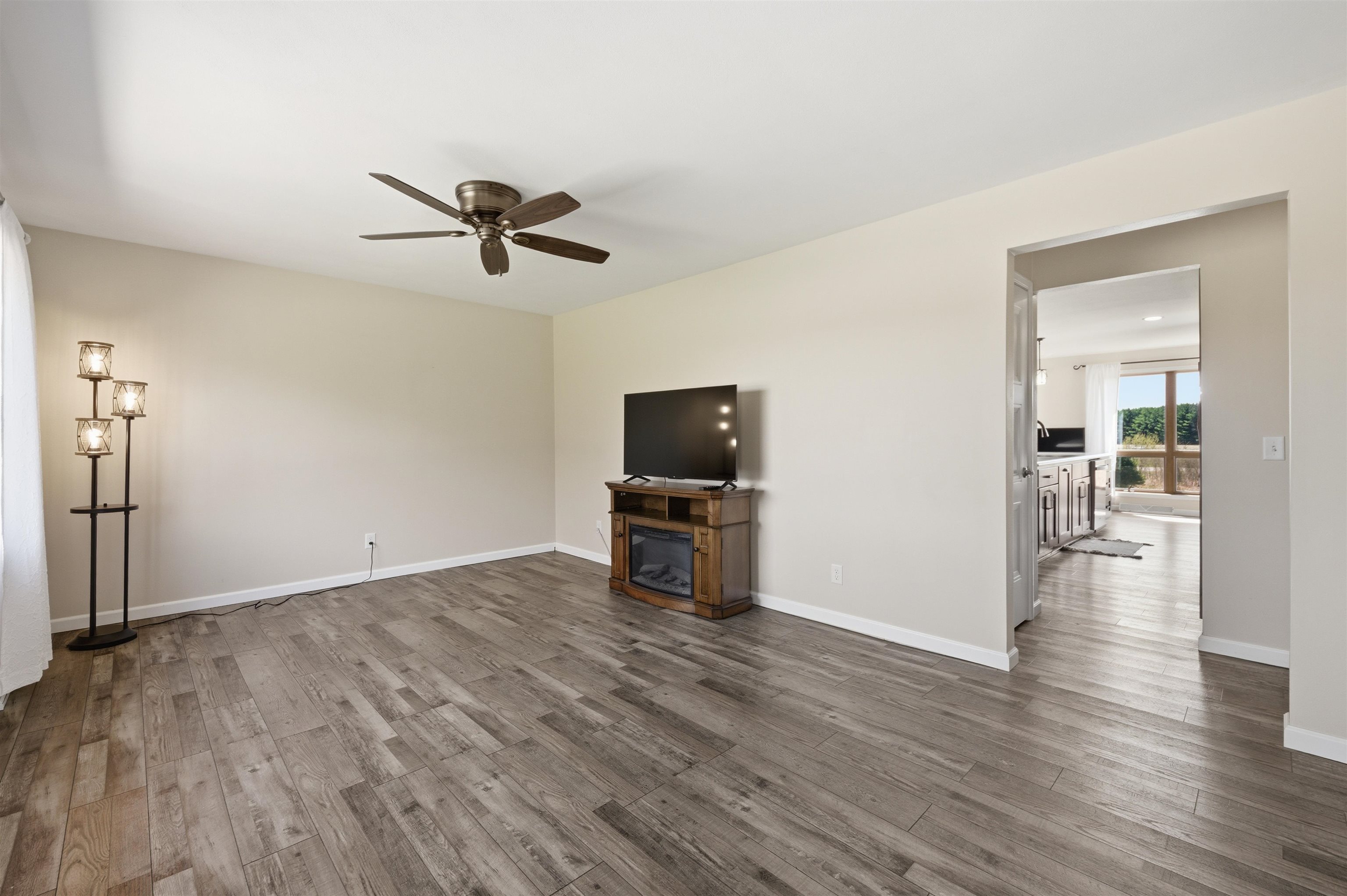 8917 S WASHINGTON AVENUE, Marshfield, Wisconsin 54449, 4 Bedrooms Bedrooms, ,2 BathroomsBathrooms,Residential,For Sale,8917 S WASHINGTON AVENUE,22601668