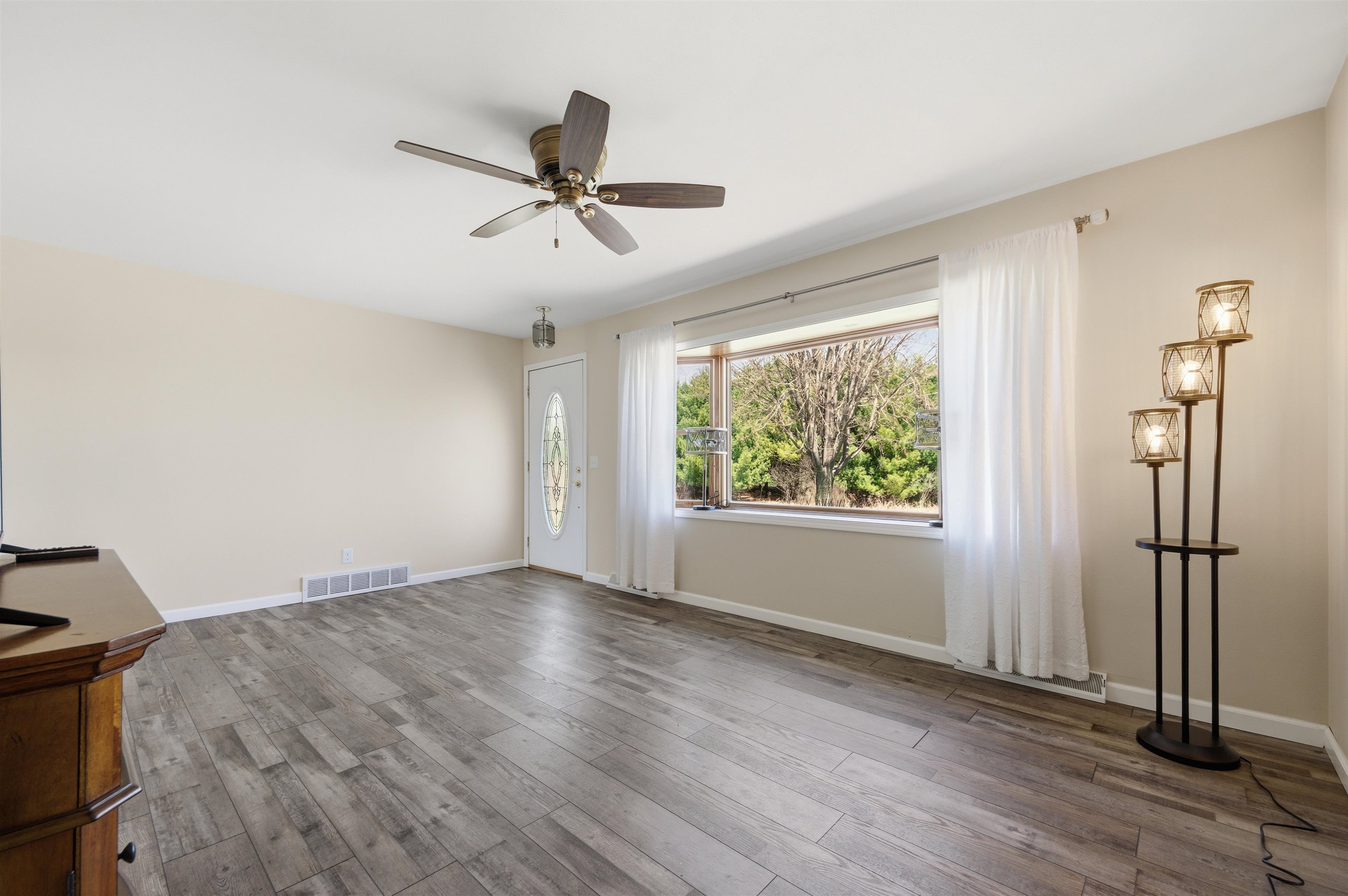 8917 S WASHINGTON AVENUE, Marshfield, Wisconsin 54449, 4 Bedrooms Bedrooms, ,2 BathroomsBathrooms,Residential,For Sale,8917 S WASHINGTON AVENUE,22601668