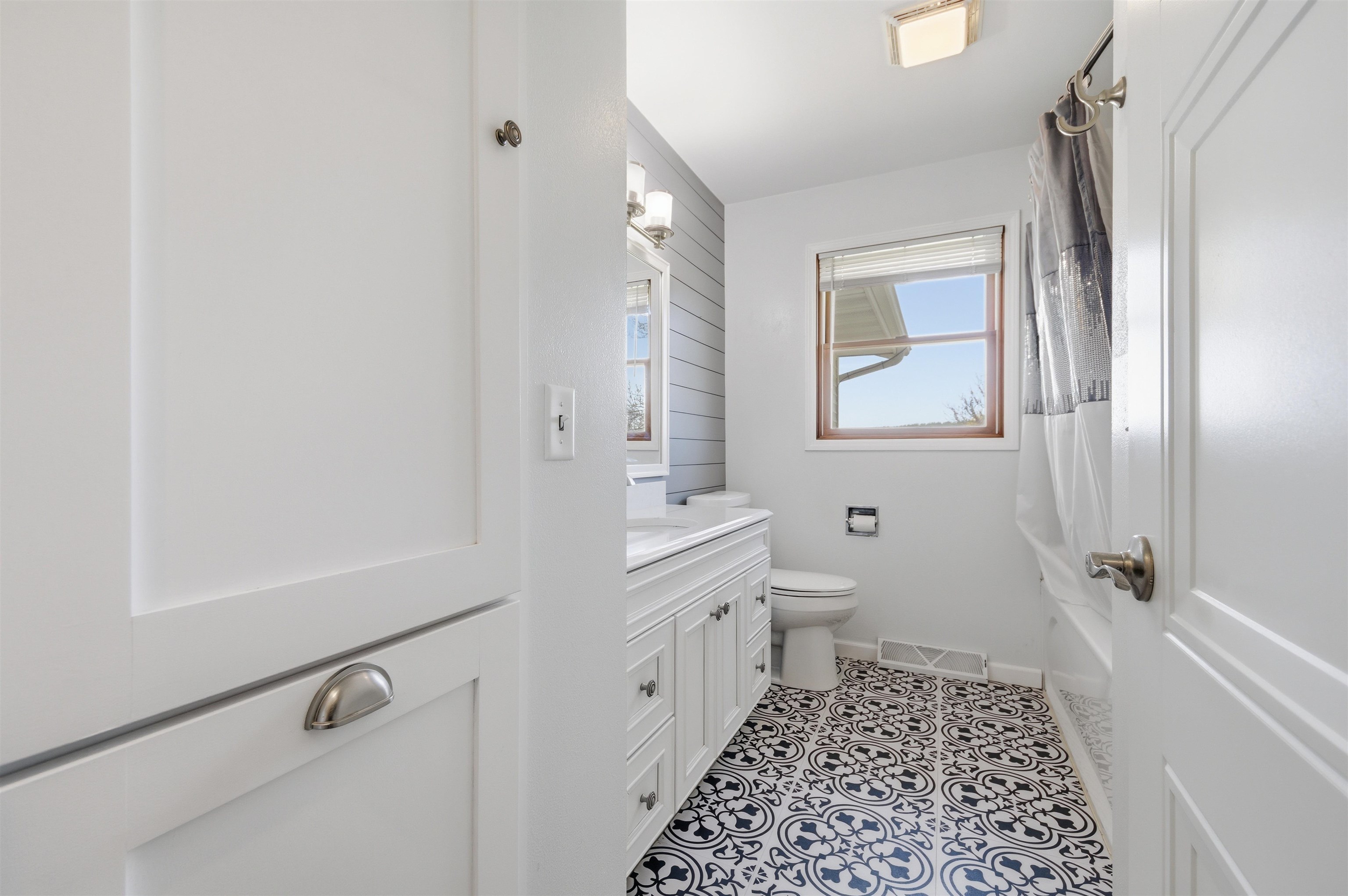 8917 S WASHINGTON AVENUE, Marshfield, Wisconsin 54449, 4 Bedrooms Bedrooms, ,2 BathroomsBathrooms,Residential,For Sale,8917 S WASHINGTON AVENUE,22601668