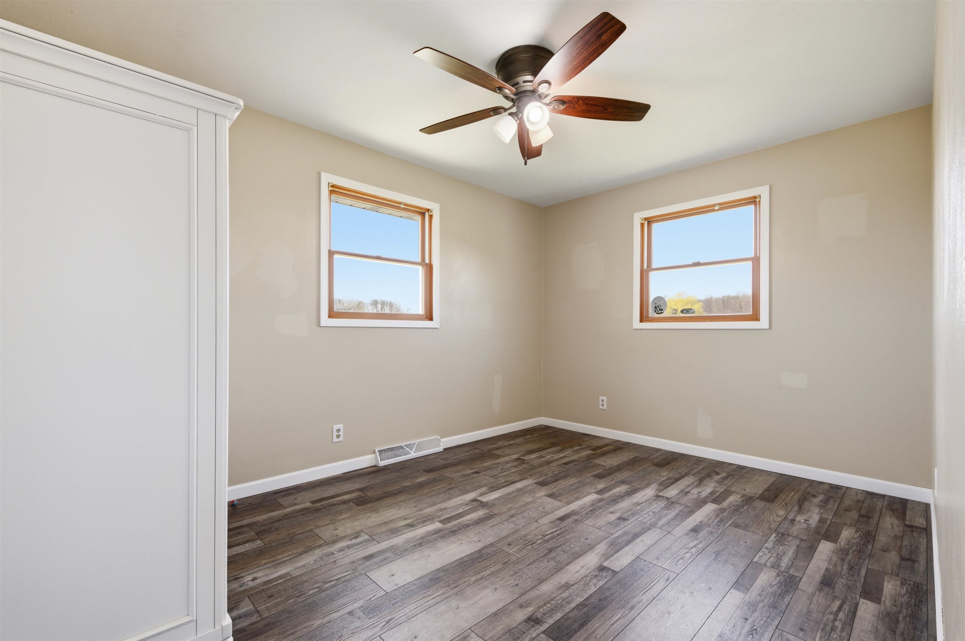 8917 S WASHINGTON AVENUE, Marshfield, Wisconsin 54449, 4 Bedrooms Bedrooms, ,2 BathroomsBathrooms,Residential,For Sale,8917 S WASHINGTON AVENUE,22601668