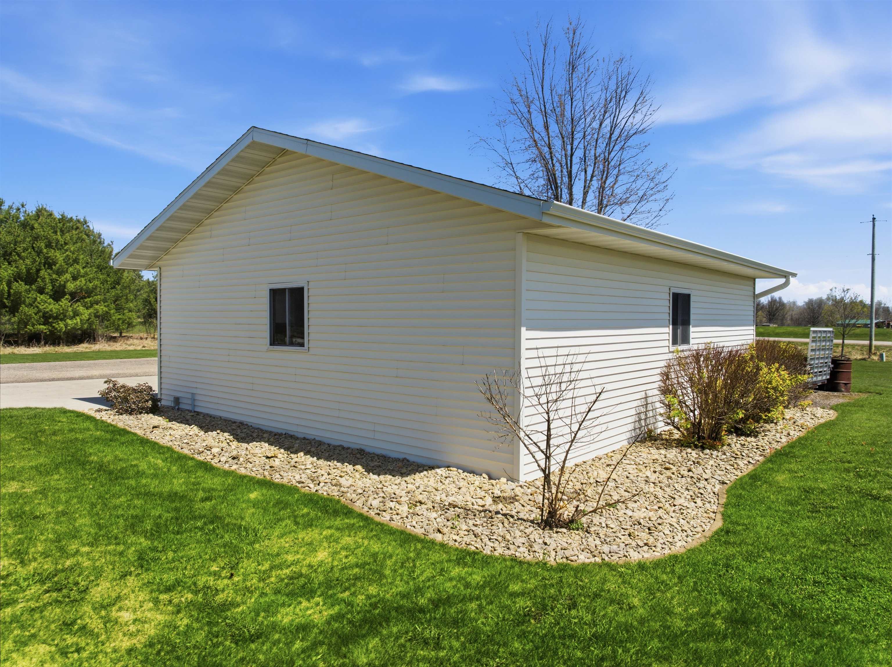 8917 S WASHINGTON AVENUE, Marshfield, Wisconsin 54449, 4 Bedrooms Bedrooms, ,2 BathroomsBathrooms,Residential,For Sale,8917 S WASHINGTON AVENUE,22601668