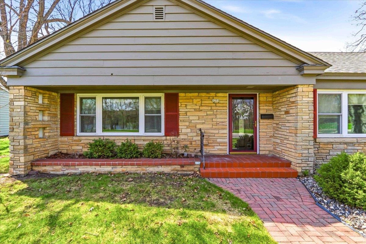 1251 WISCONSIN RIVER DRIVE, Port Edwards, Wisconsin 54469, 3 Bedrooms Bedrooms, ,2 BathroomsBathrooms,Residential,For Sale,1251 WISCONSIN RIVER DRIVE,22601673