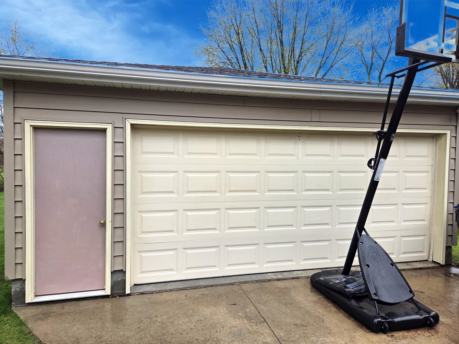 426 WILDWOOD COURT, Marshfield, Wisconsin 54449, 3 Bedrooms Bedrooms, ,1 BathroomBathrooms,Residential,For Sale,426 WILDWOOD COURT,22601678