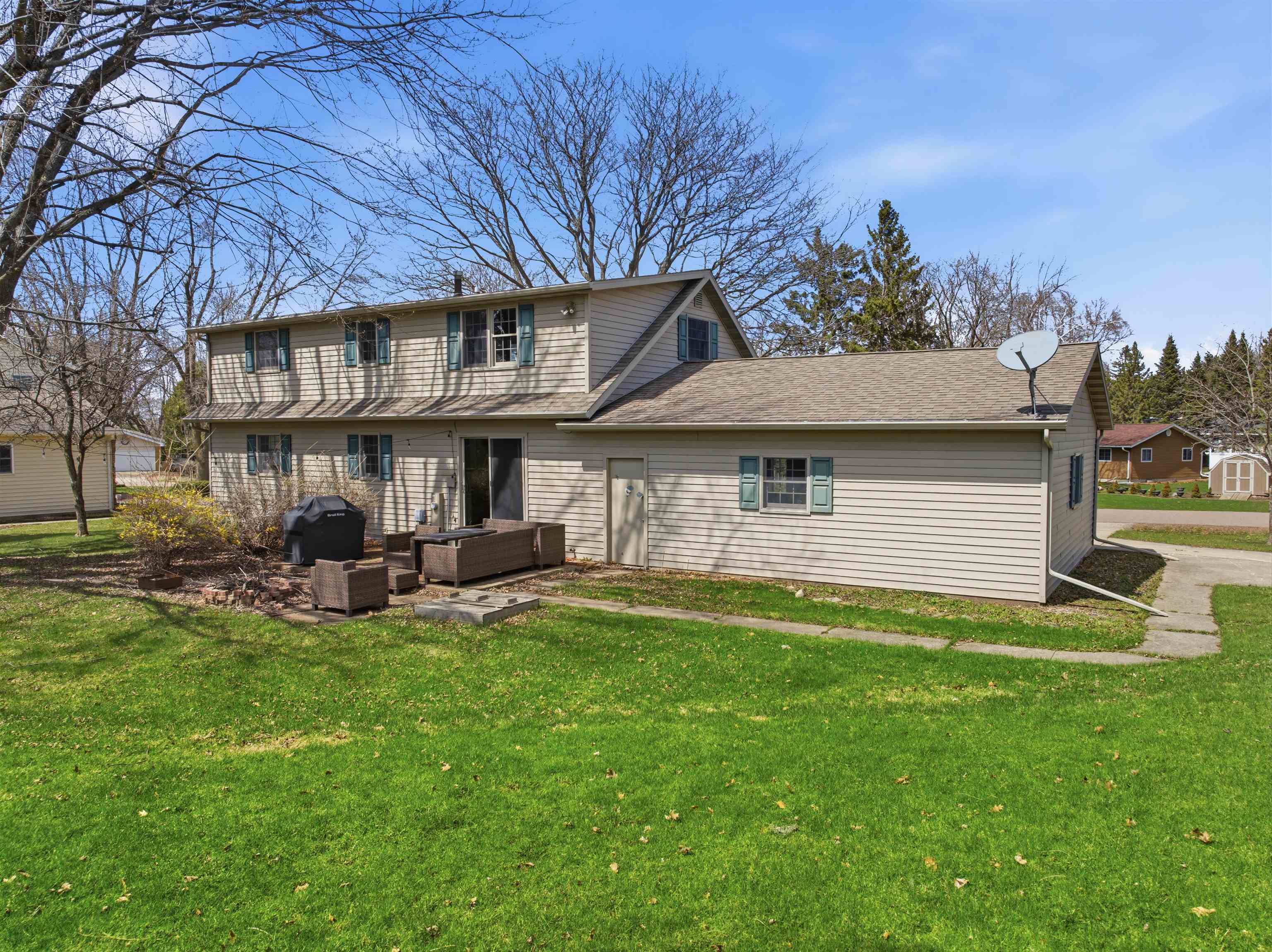 810 W LAIRD STREET, Marshfield, Wisconsin 54449, 3 Bedrooms Bedrooms, ,2 BathroomsBathrooms,Residential,For Sale,810 W LAIRD STREET,22601691