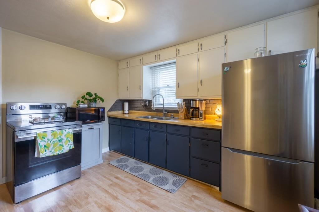 1023 N 8TH AVENUE, Wausau, Wisconsin 54401, 3 Bedrooms Bedrooms, ,1 BathroomBathrooms,Residential,For Sale,1023 N 8TH AVENUE,22601694