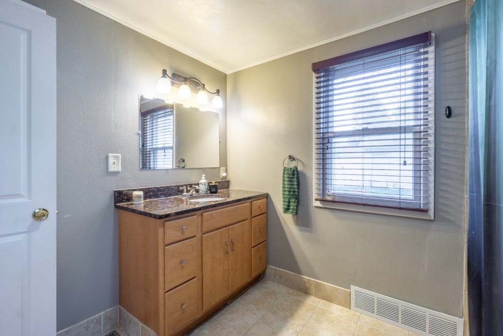 1023 N 8TH AVENUE, Wausau, Wisconsin 54401, 3 Bedrooms Bedrooms, ,1 BathroomBathrooms,Residential,For Sale,1023 N 8TH AVENUE,22601694