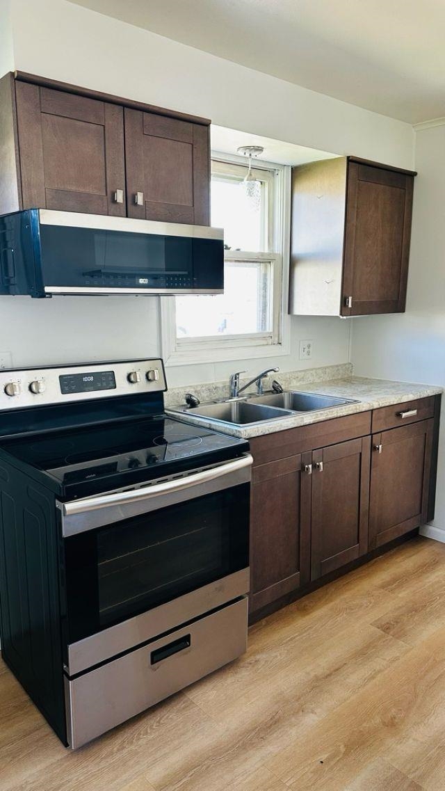 137 EDWARDS STREET, Wausau, Wisconsin 54401, 2 Bedrooms Bedrooms, ,1 BathroomBathrooms,Residential,For Sale,137 EDWARDS STREET,22601703