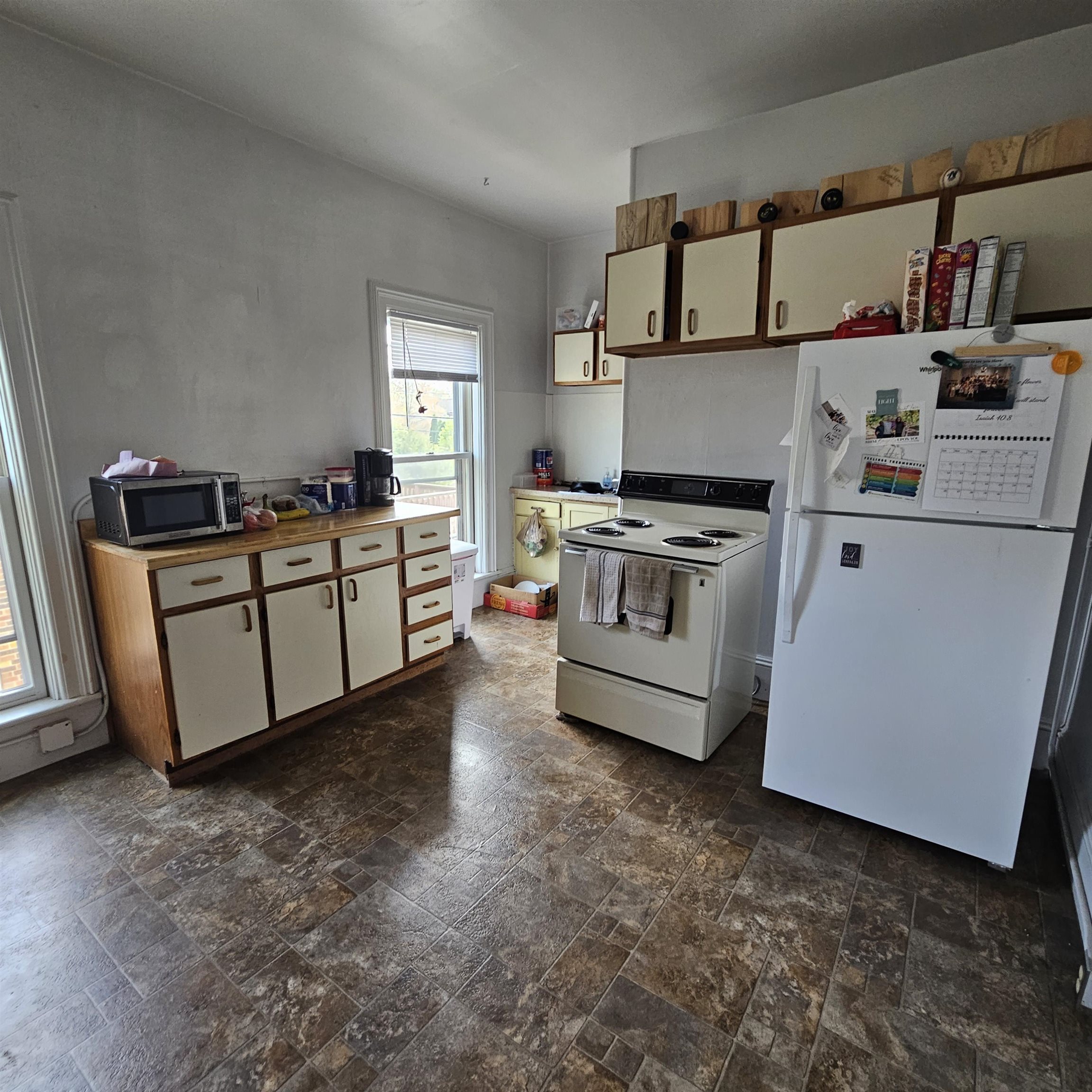2017 MAIN STREET, Stevens Point, Wisconsin 54467, 1 Bedroom Bedrooms, 4 Rooms Rooms,1 BathroomBathrooms,Multi-family,For Sale,2017 MAIN STREET,22601708