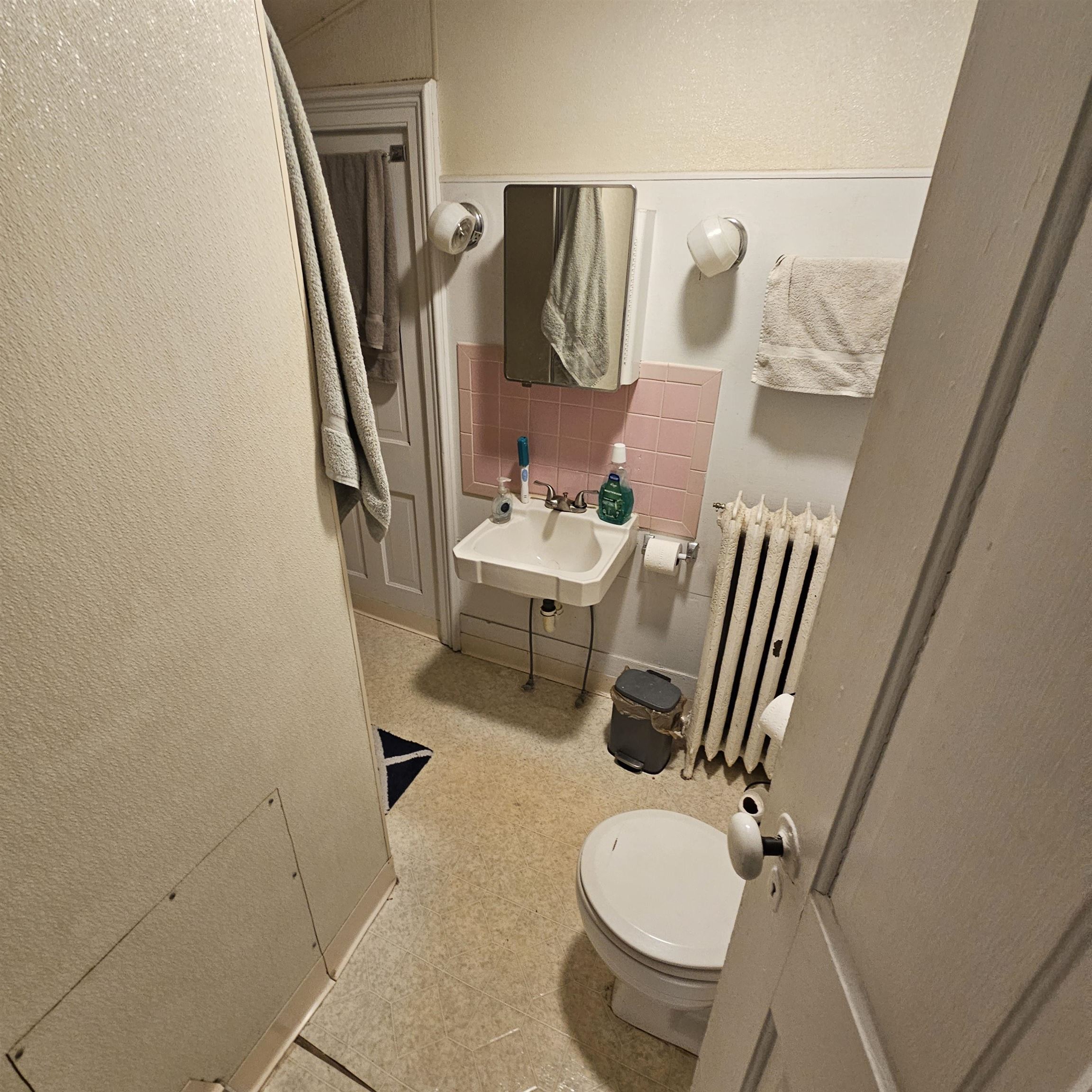 2017 MAIN STREET, Stevens Point, Wisconsin 54467, 1 Bedroom Bedrooms, 4 Rooms Rooms,1 BathroomBathrooms,Multi-family,For Sale,2017 MAIN STREET,22601708