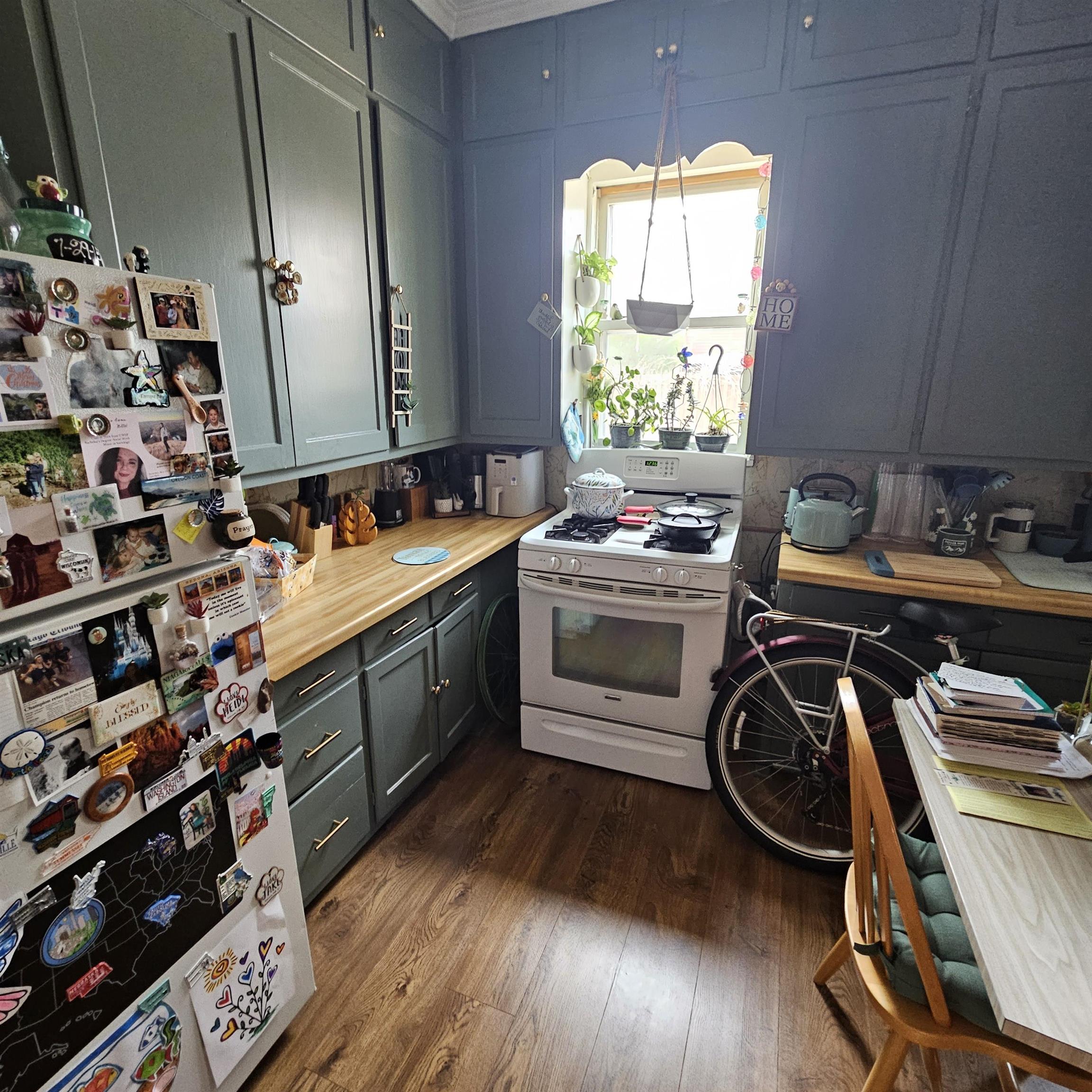 2017 MAIN STREET, Stevens Point, Wisconsin 54467, 1 Bedroom Bedrooms, 4 Rooms Rooms,1 BathroomBathrooms,Multi-family,For Sale,2017 MAIN STREET,22601708