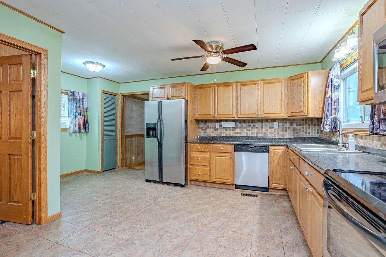 701 N COTTAGE STREET, Merrill, Wisconsin 54452, 2 Bedrooms Bedrooms, ,1 BathroomBathrooms,Residential,For Sale,701 N COTTAGE STREET,22601712