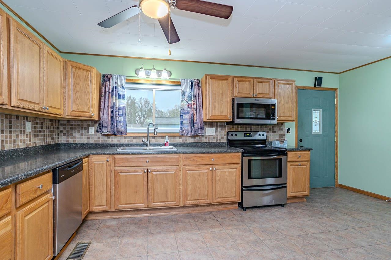 701 N COTTAGE STREET, Merrill, Wisconsin 54452, 2 Bedrooms Bedrooms, ,1 BathroomBathrooms,Residential,For Sale,701 N COTTAGE STREET,22601712