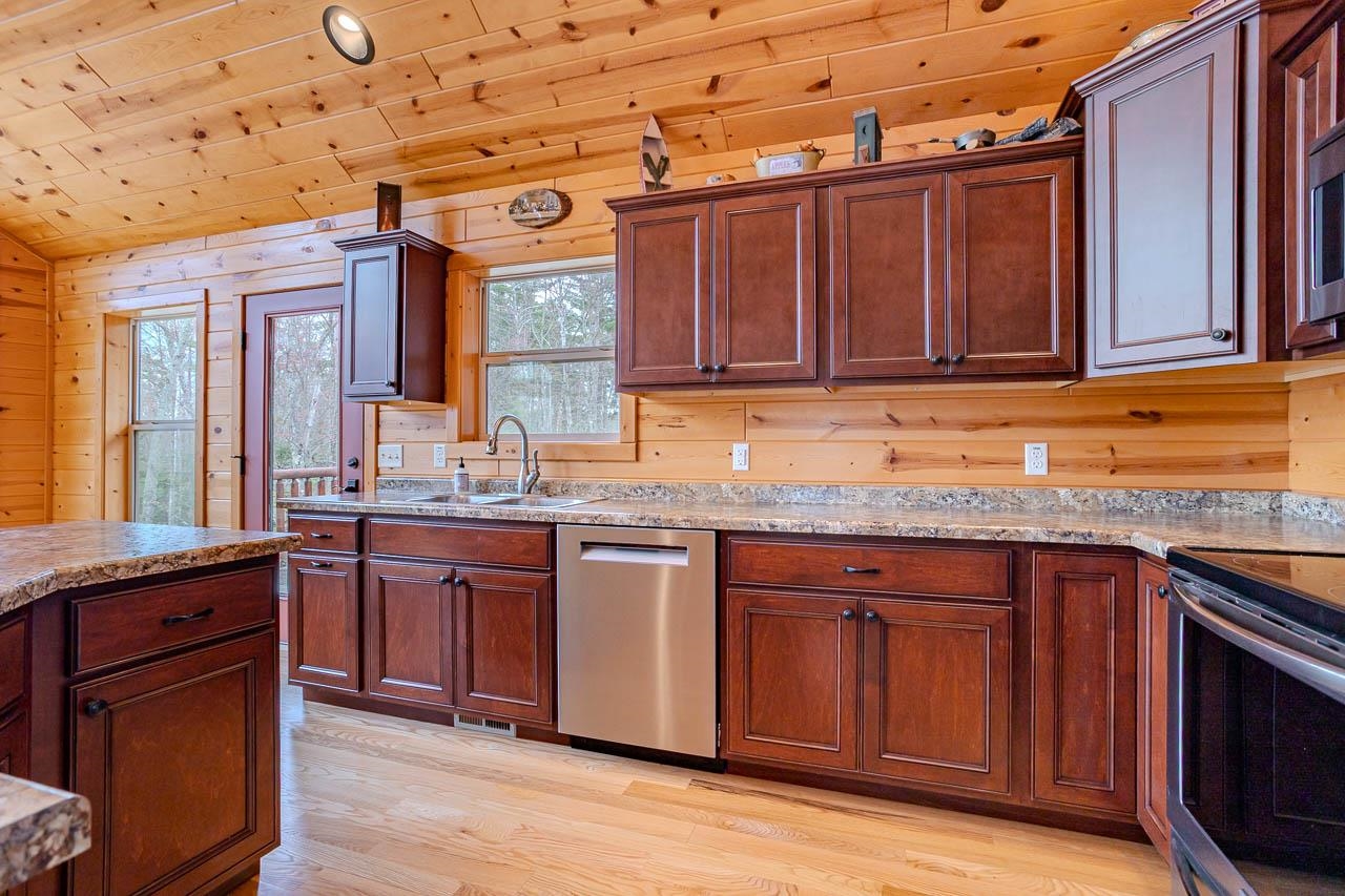 4387 DOUBLE OAKS TRAIL, Rhinelander, Wisconsin 54501, 4 Bedrooms Bedrooms, ,3 BathroomsBathrooms,Residential,For Sale,4387 DOUBLE OAKS TRAIL,22601714