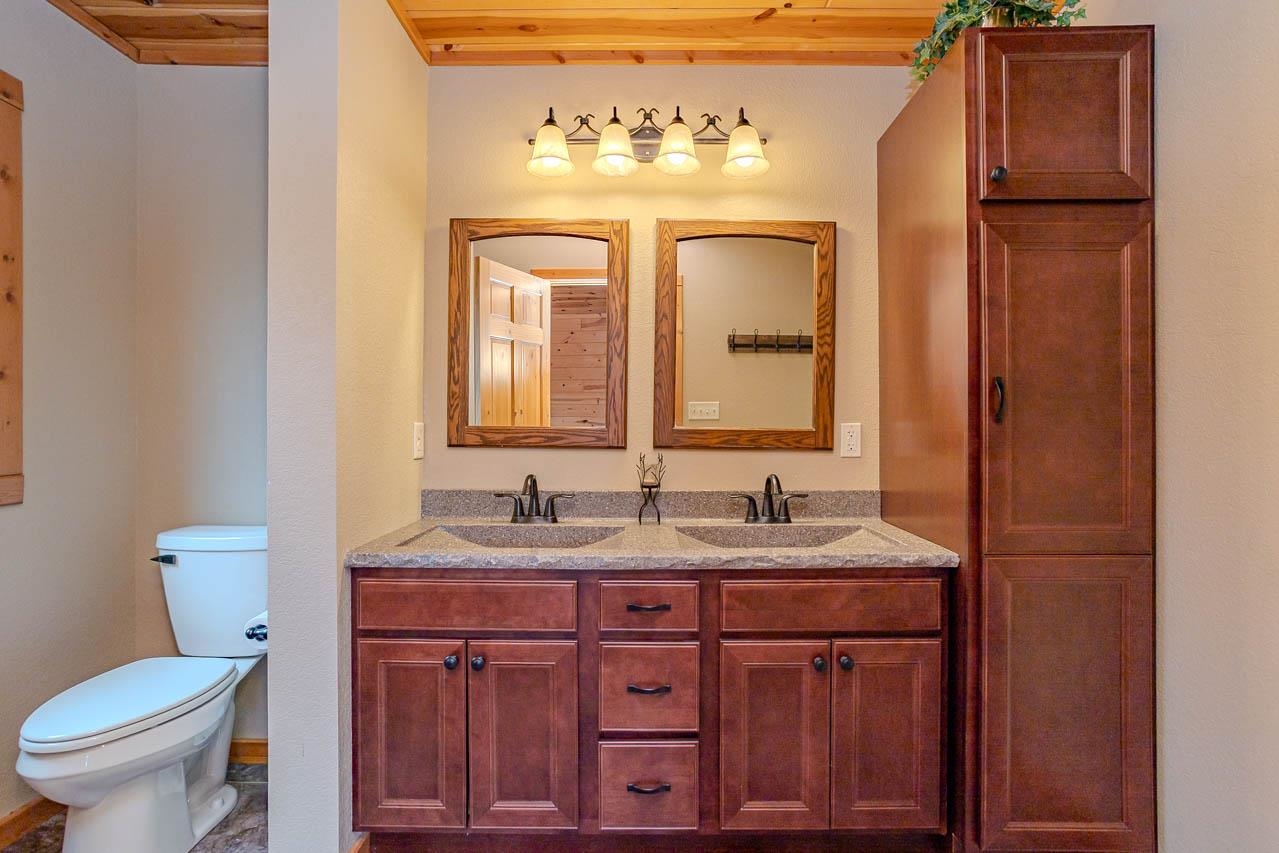 4387 DOUBLE OAKS TRAIL, Rhinelander, Wisconsin 54501, 4 Bedrooms Bedrooms, ,3 BathroomsBathrooms,Residential,For Sale,4387 DOUBLE OAKS TRAIL,22601714