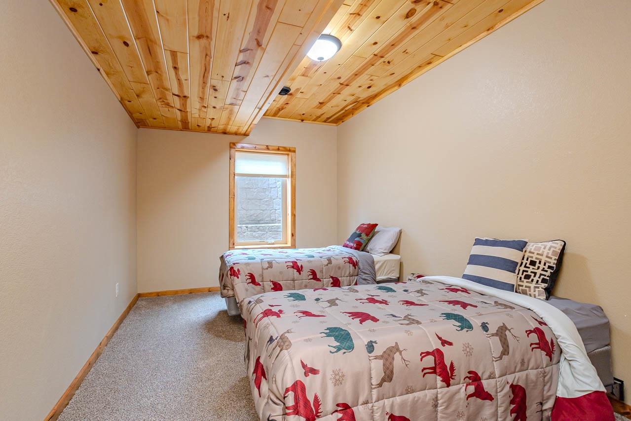 4387 DOUBLE OAKS TRAIL, Rhinelander, Wisconsin 54501, 4 Bedrooms Bedrooms, ,3 BathroomsBathrooms,Residential,For Sale,4387 DOUBLE OAKS TRAIL,22601714