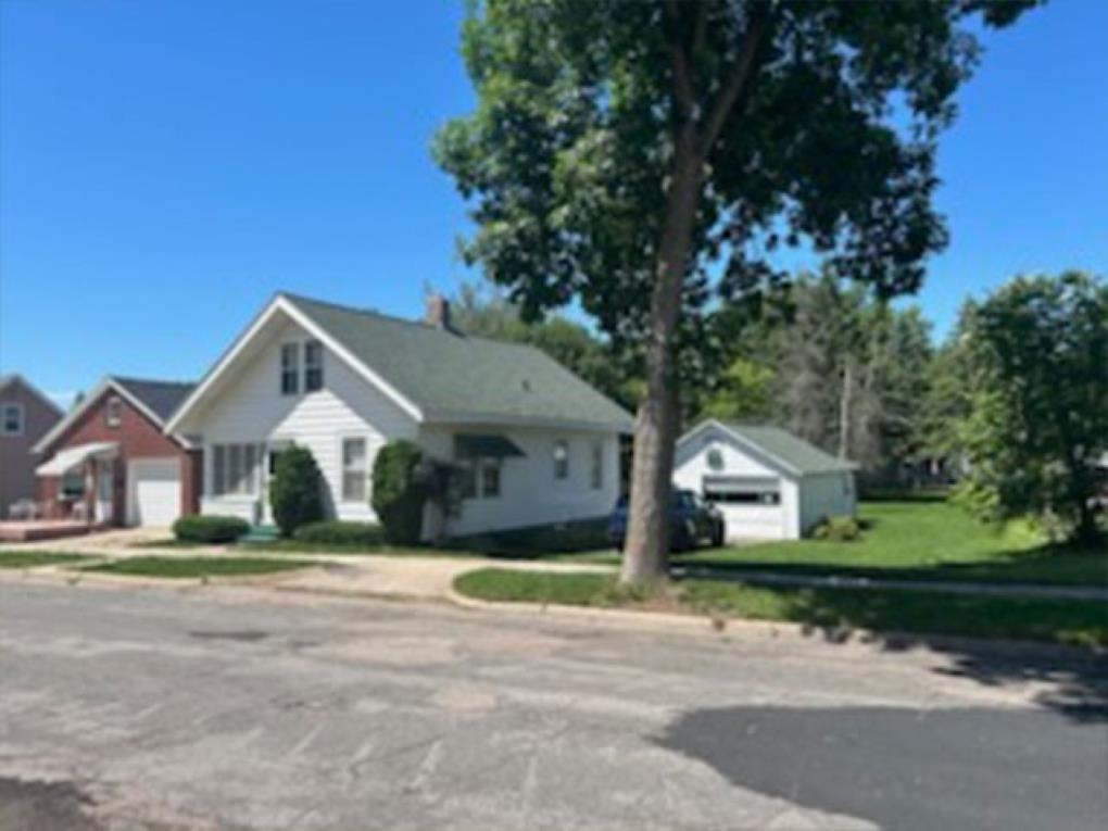 826 PARK AVENUE, Wausau, Wisconsin 54403, 3 Bedrooms Bedrooms, ,1 BathroomBathrooms,Residential,For Sale,826 PARK AVENUE,22601718