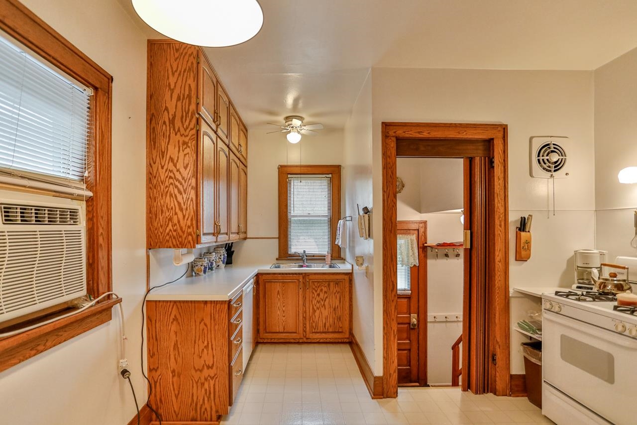 826 PARK AVENUE, Wausau, Wisconsin 54403, 3 Bedrooms Bedrooms, ,1 BathroomBathrooms,Residential,For Sale,826 PARK AVENUE,22601718