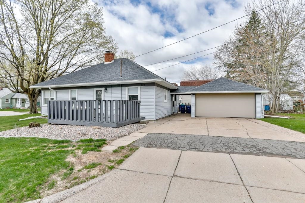 828 E WAUSAU AVENUE, Wausau, Wisconsin 54403, 3 Bedrooms Bedrooms, ,1 BathroomBathrooms,Residential,For Sale,828 E WAUSAU AVENUE,22601723