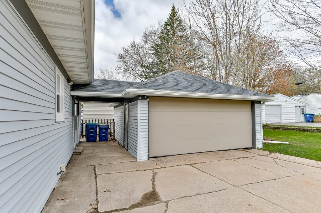 828 E WAUSAU AVENUE, Wausau, Wisconsin 54403, 3 Bedrooms Bedrooms, ,1 BathroomBathrooms,Residential,For Sale,828 E WAUSAU AVENUE,22601723